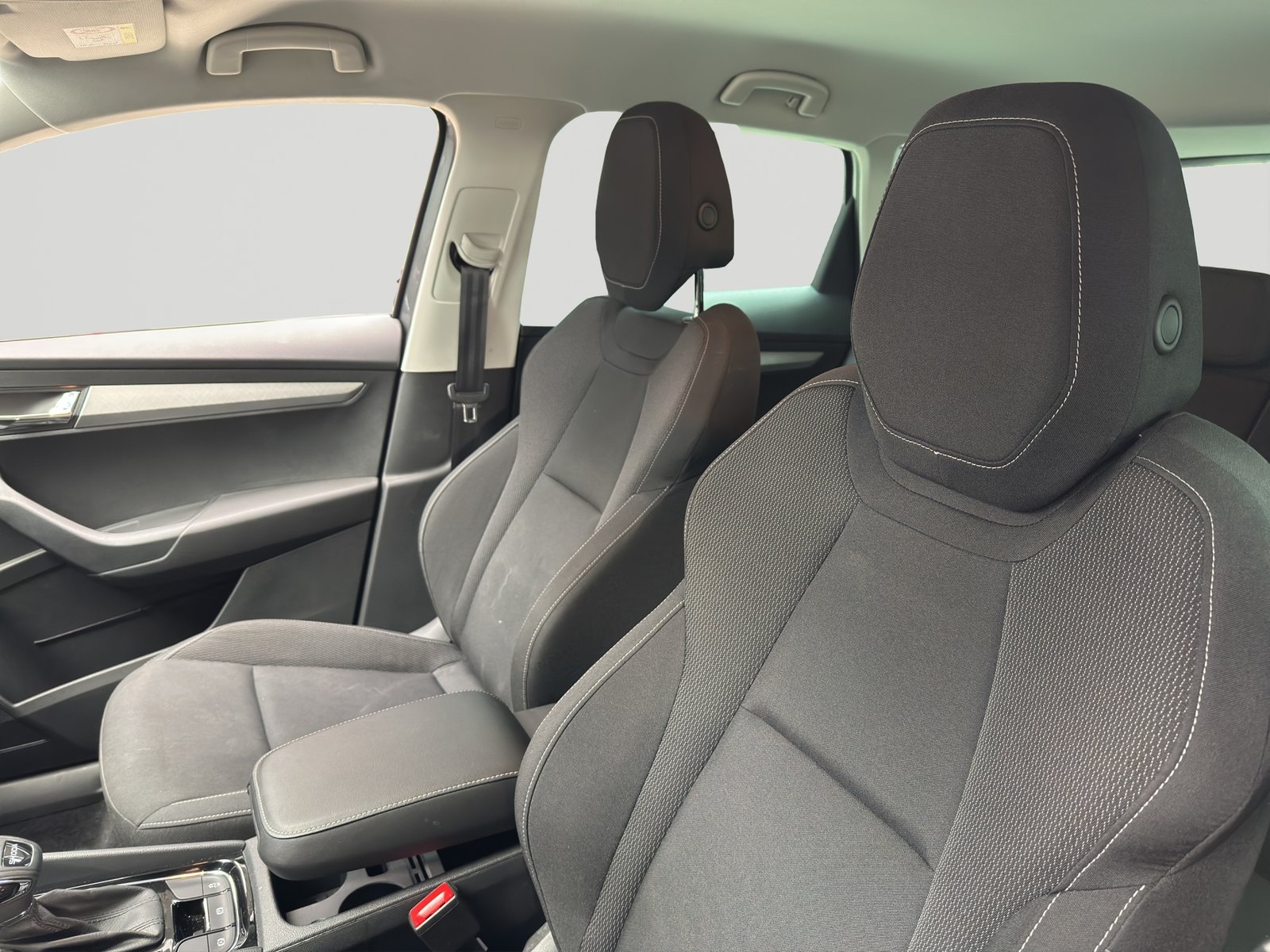 SKODA Karoq 1.5 TSI Selection DSG, Benzin, Occasion / Gebraucht, Automatik - 6