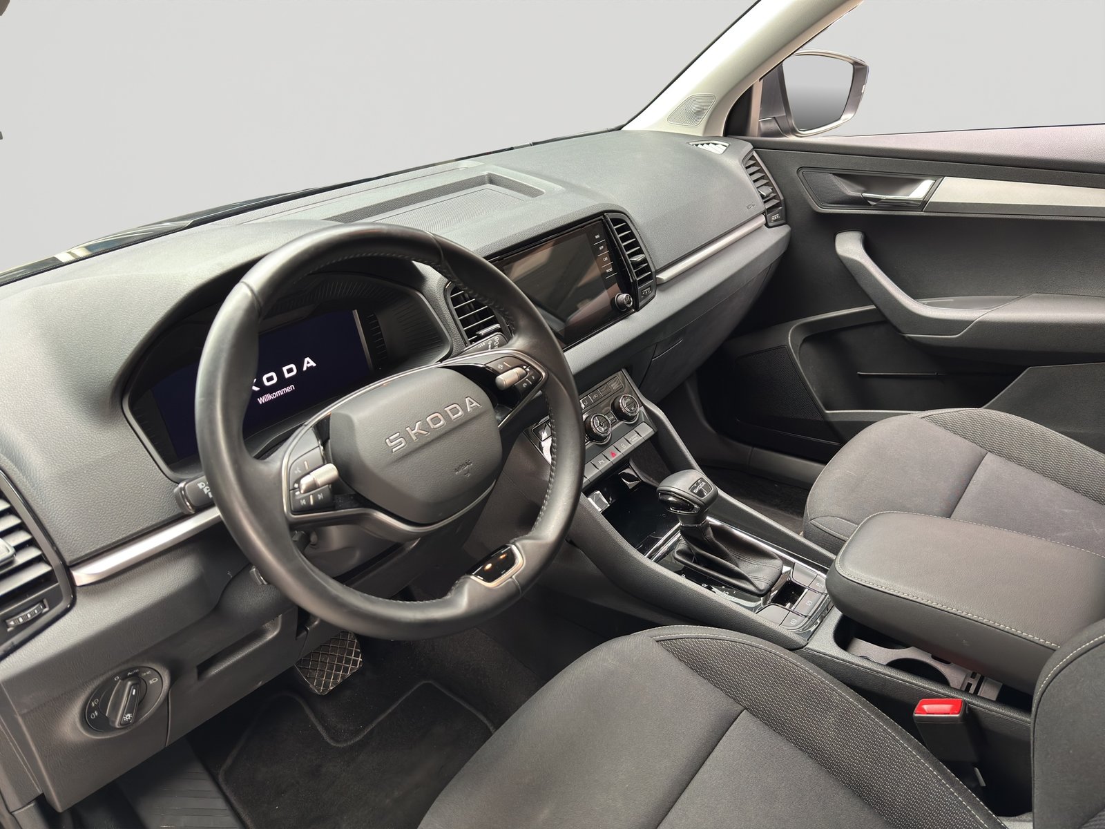 SKODA Karoq 1.5 TSI Selection DSG, Benzin, Occasion / Gebraucht, Automatik - 7