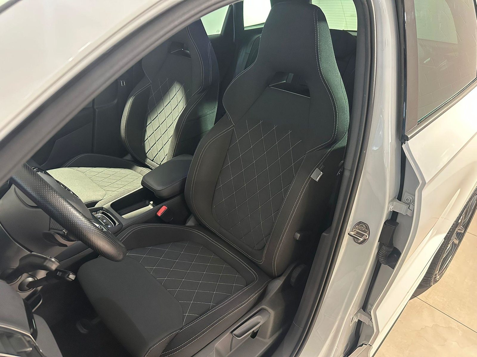 SKODA Karoq 2.0 TDI 190 SportLine 4x4 DSG, Diesel, Occasion / Gebraucht, Automatik - 6