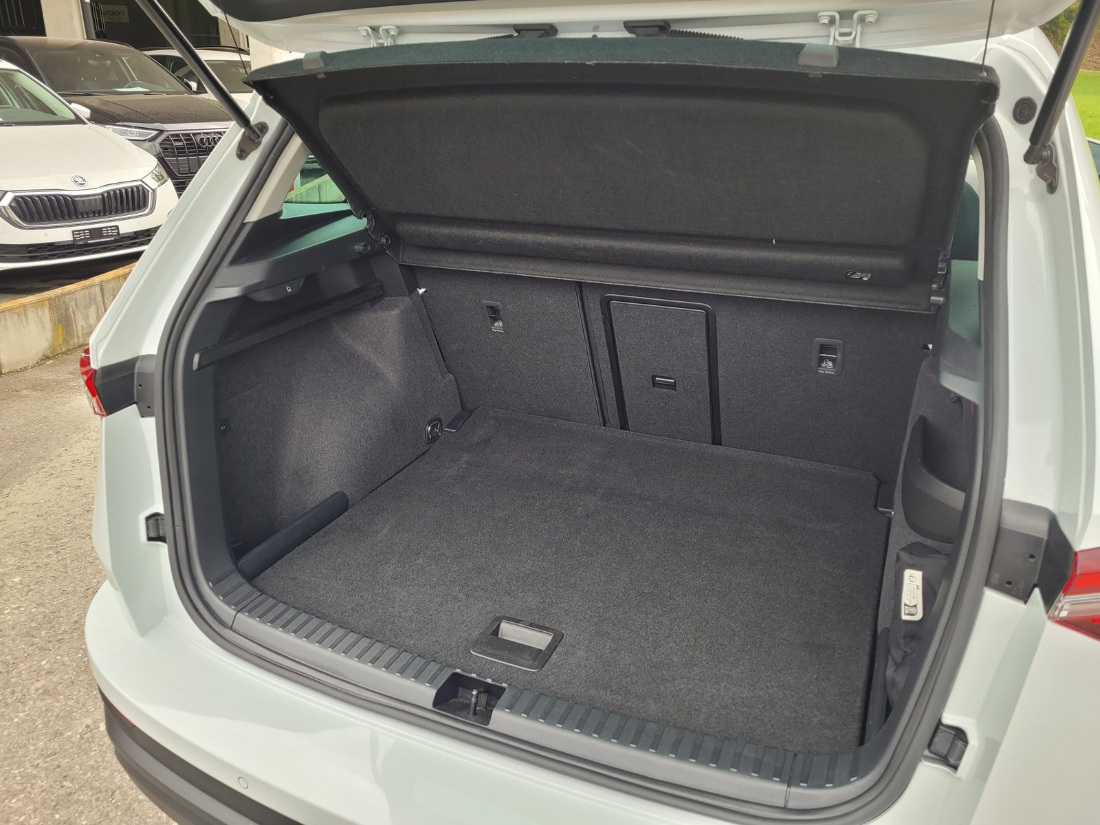 SKODA Karoq 2.0 TDI CR Selection 4x4 DSG, Diesel, Occasion / Gebraucht, Automatik - 7
