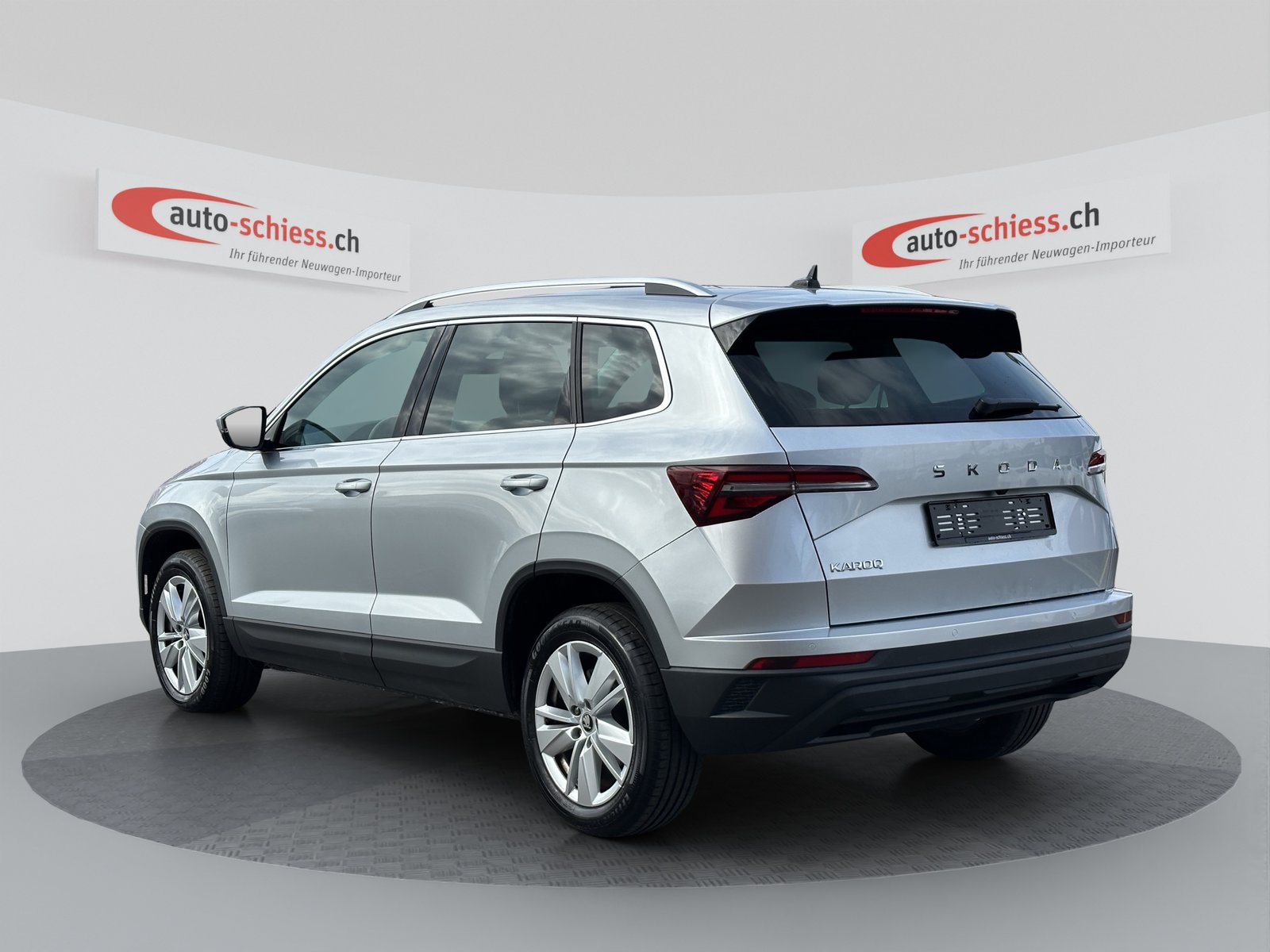 SKODA Karoq 1.5 TSI Selection DSG, Petrol, Second hand / Used, Automatic - 3