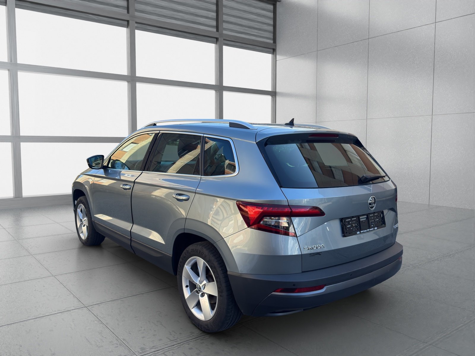 SKODA Karoq 1.6 TDI CR Smile, Diesel, Second hand / Used, Automatic - 3