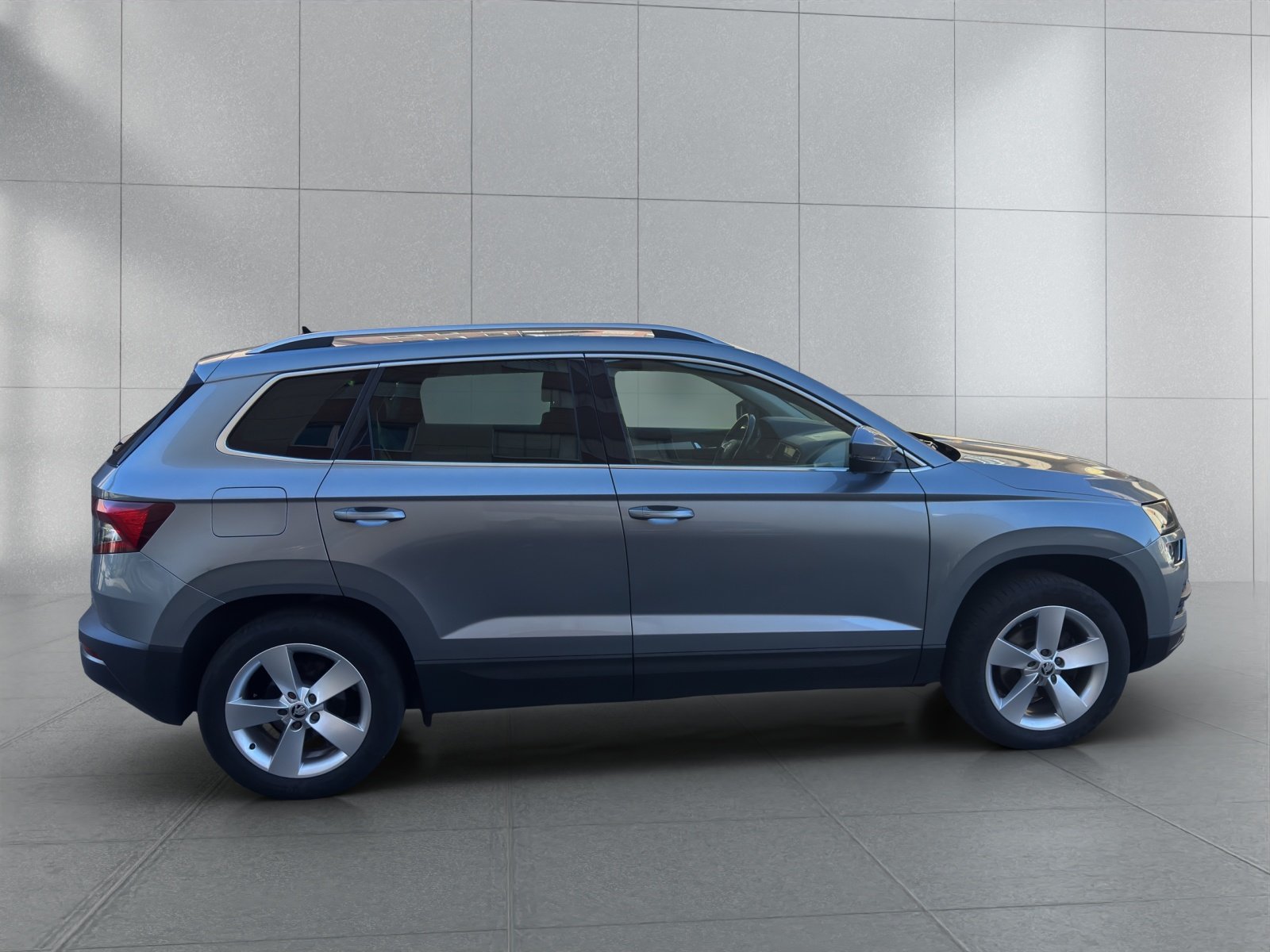 SKODA Karoq 1.6 TDI CR Smile, Diesel, Second hand / Used, Automatic - 6