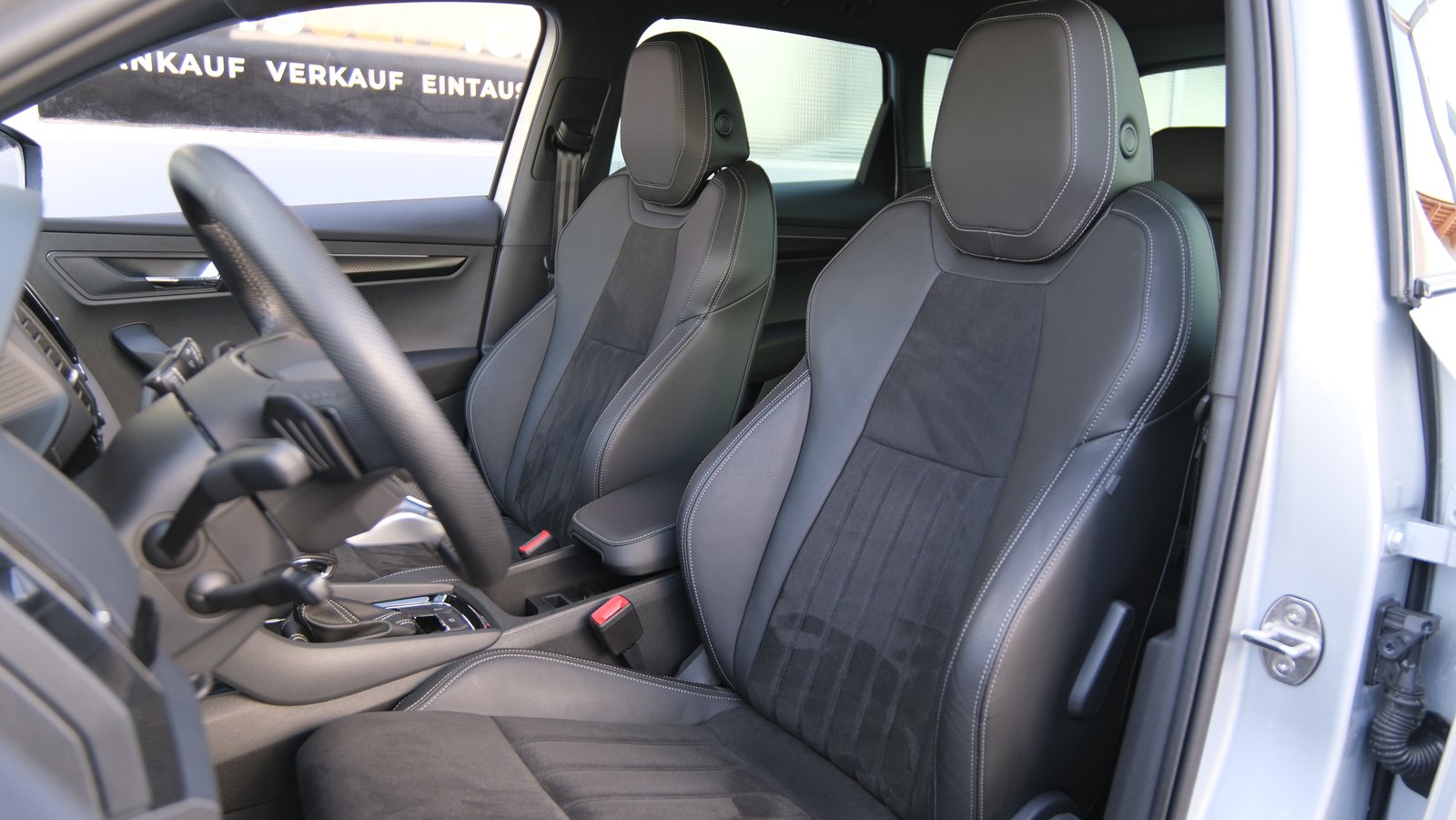 SKODA Karoq 1.5 TSI SportLine DSG, Benzin, Occasion / Gebraucht, Automatik - 5