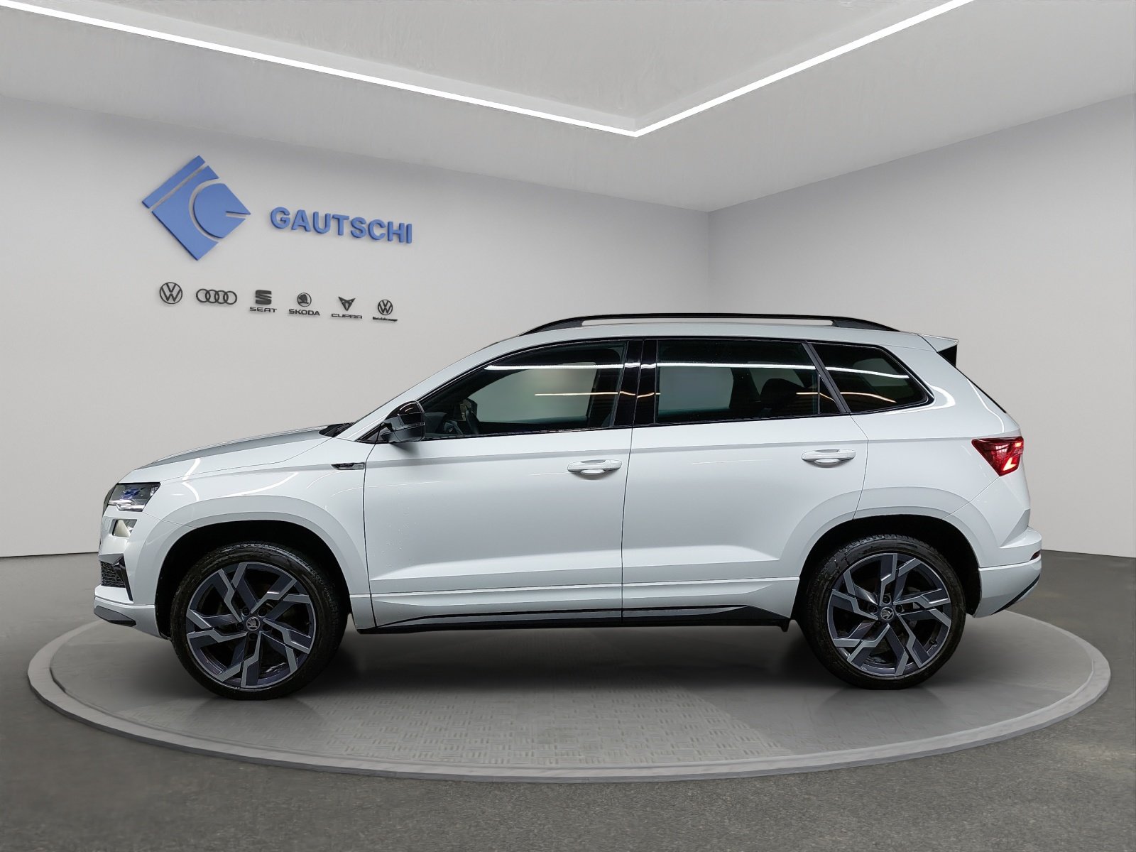 SKODA Karoq 2.0 TSI SportLine 4x4 DSG, Petrol, Second hand / Used, Automatic - 2