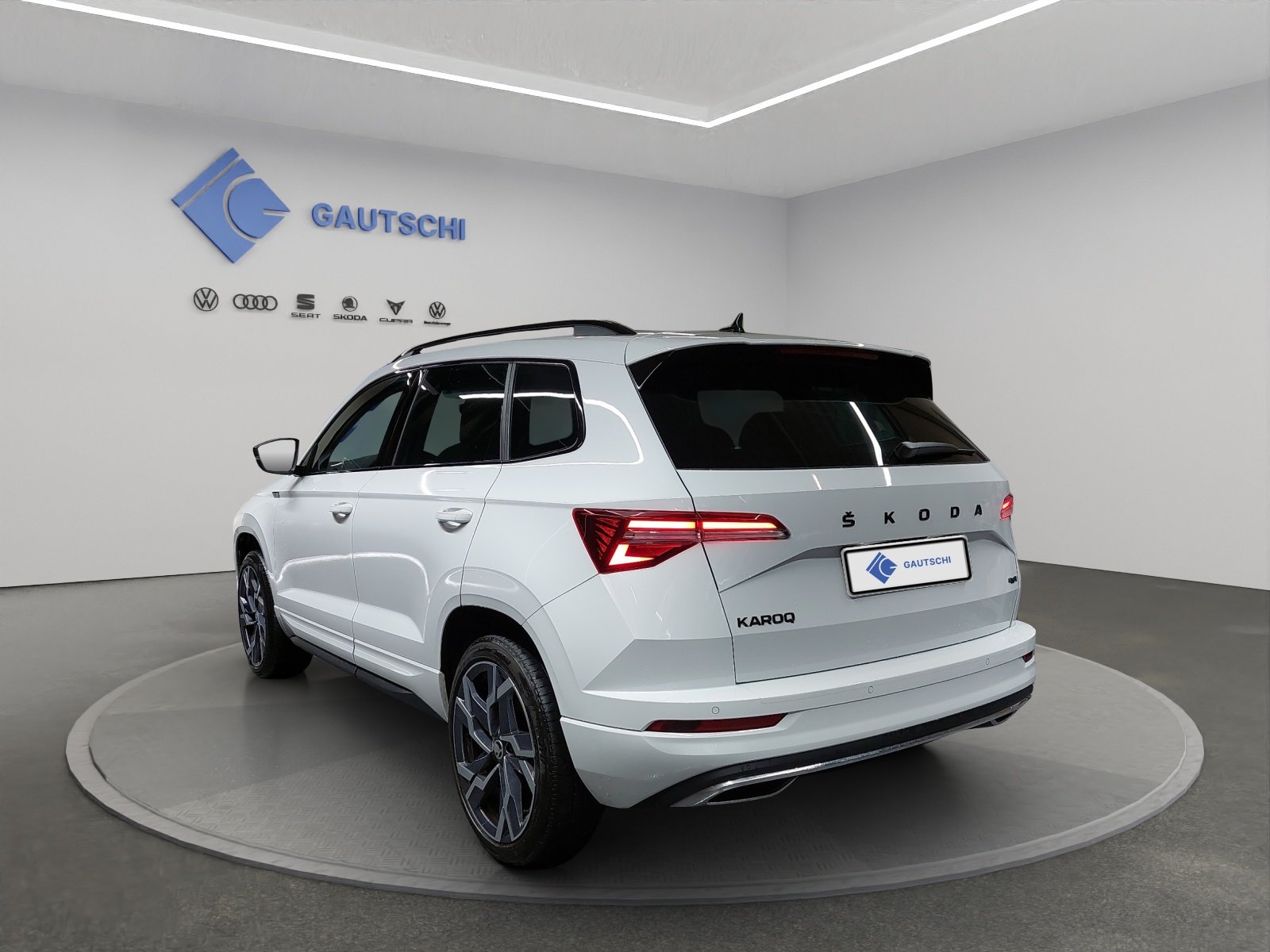 SKODA Karoq 2.0 TSI SportLine 4x4 DSG, Petrol, Second hand / Used, Automatic - 3