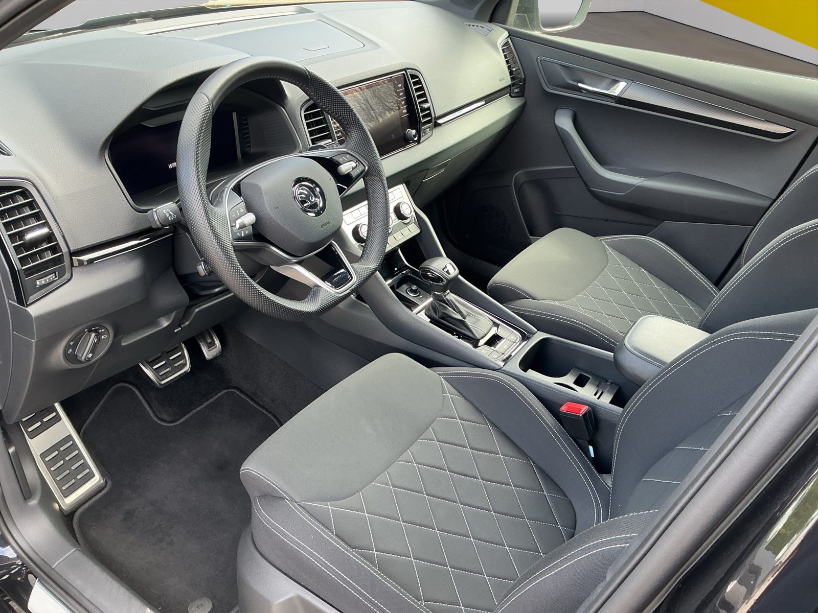 SKODA Karoq Sportline, Petrol, Second hand / Used, Automatic - 5