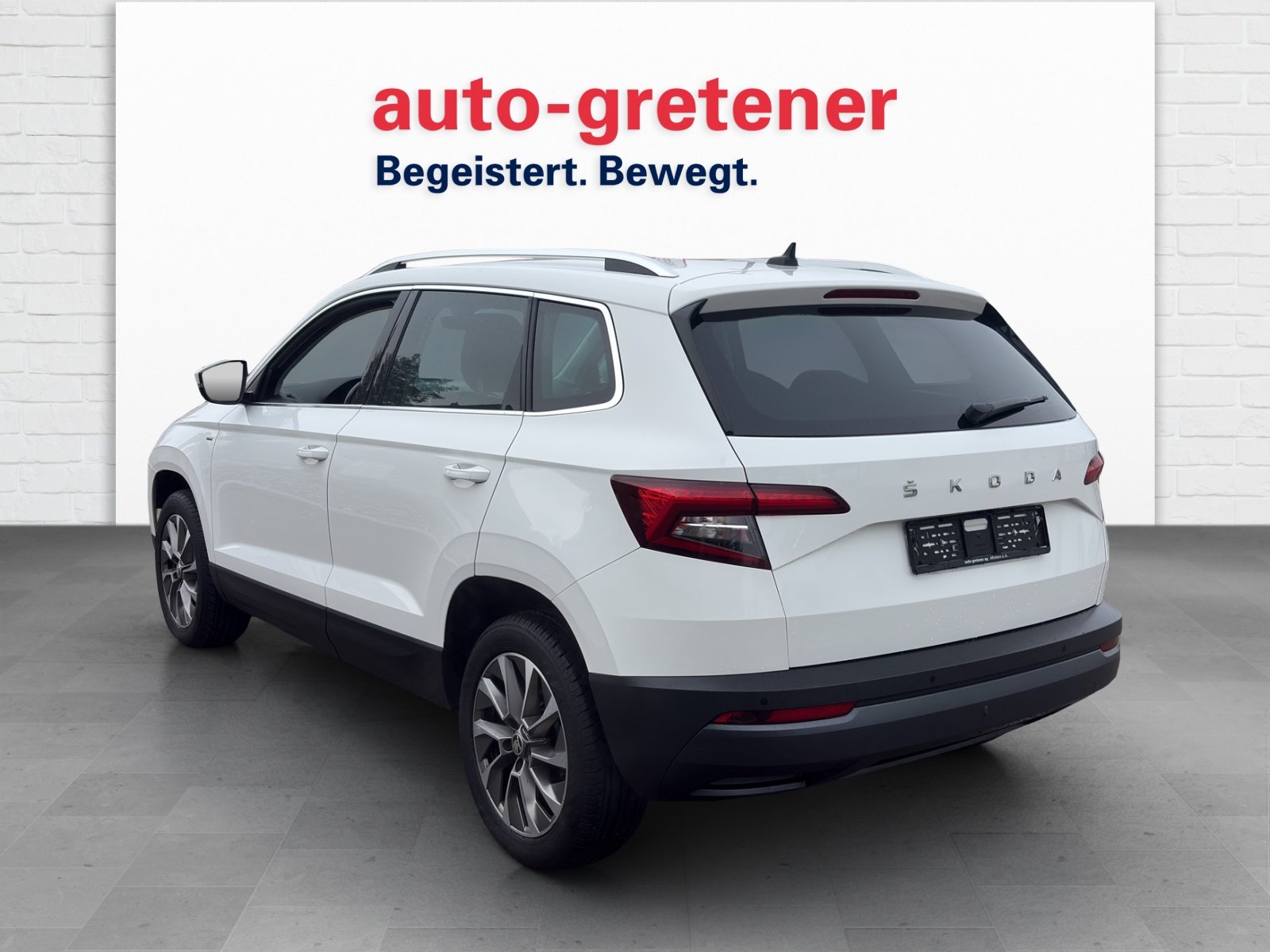 SKODA Karoq 1.5 TSI Ambition DSG, Petrol, Second hand / Used, Automatic - 2
