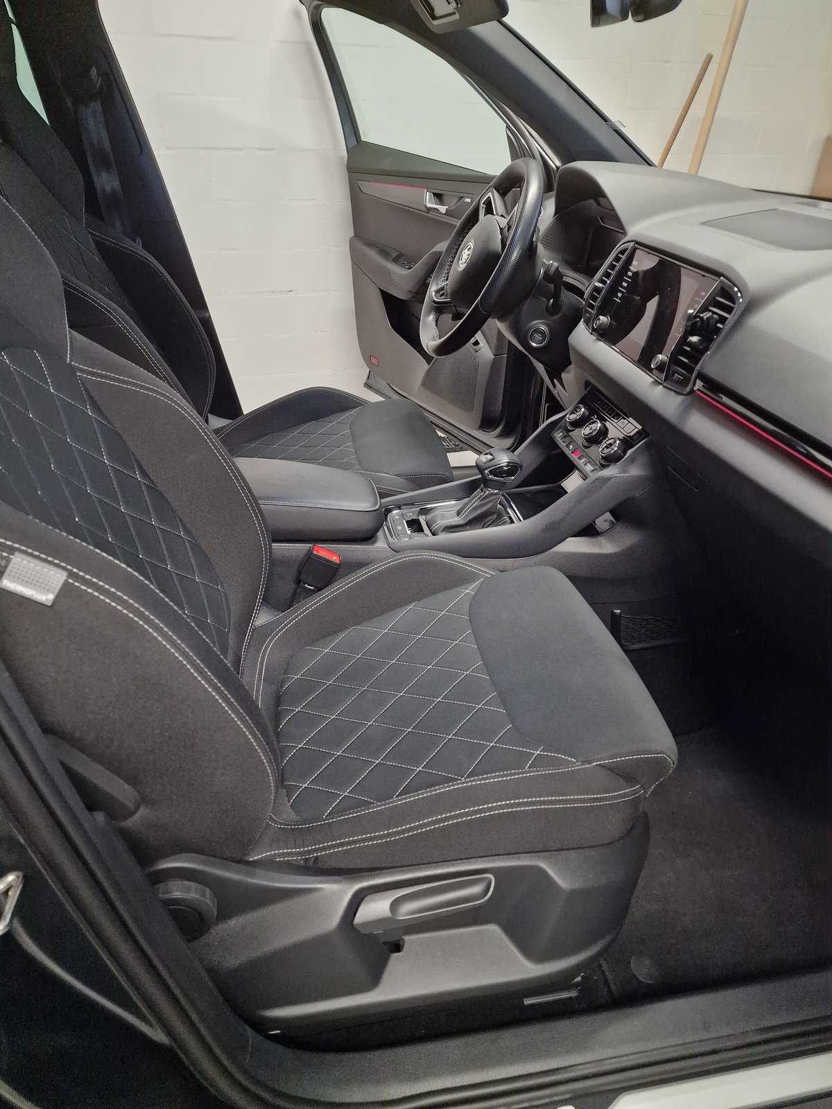 SKODA Karoq 2.0 TSI SportLine 4x4 DSG, Benzin, Occasion / Gebraucht, Automatik - 5