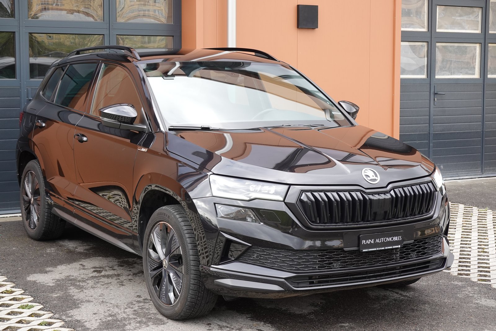 SKODA Karoq 2.0 TSI SportLine 4x4 DSG - Caméra * Apple Car, Benzin, Occasion / Gebraucht, Automatik - 3