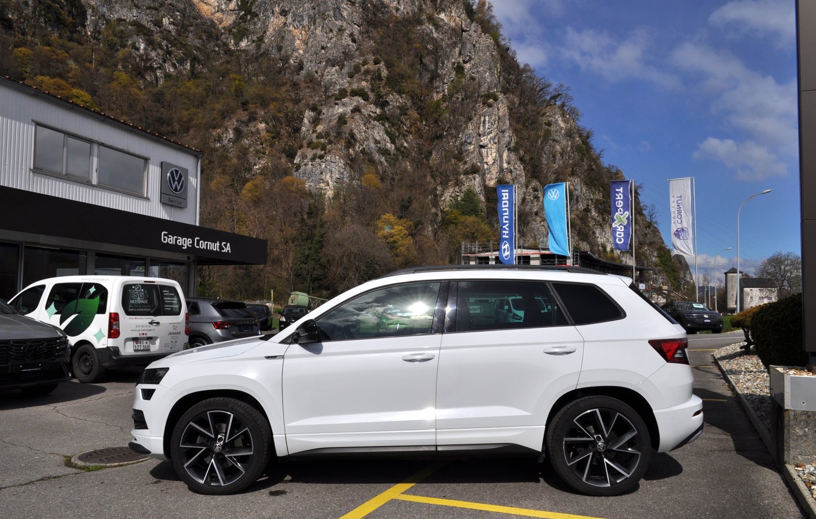 SKODA Karoq 2.0 TSI SportLine 4x4 DSG, Benzin, Occasion / Gebraucht, Automatik - 2