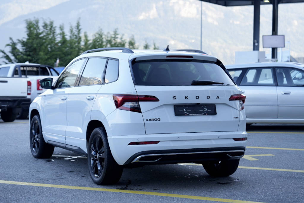 SKODA Karoq 2.0 TDI 190 SportLine 4x4 DSG, Diesel, Second hand / Used, Automatic - 4