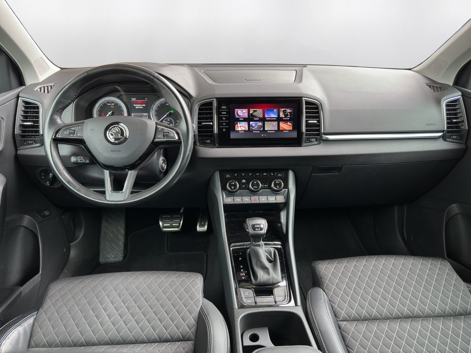 SKODA KAROQ STYLE, Diesel, Occasion / Gebraucht, Automatik - 7