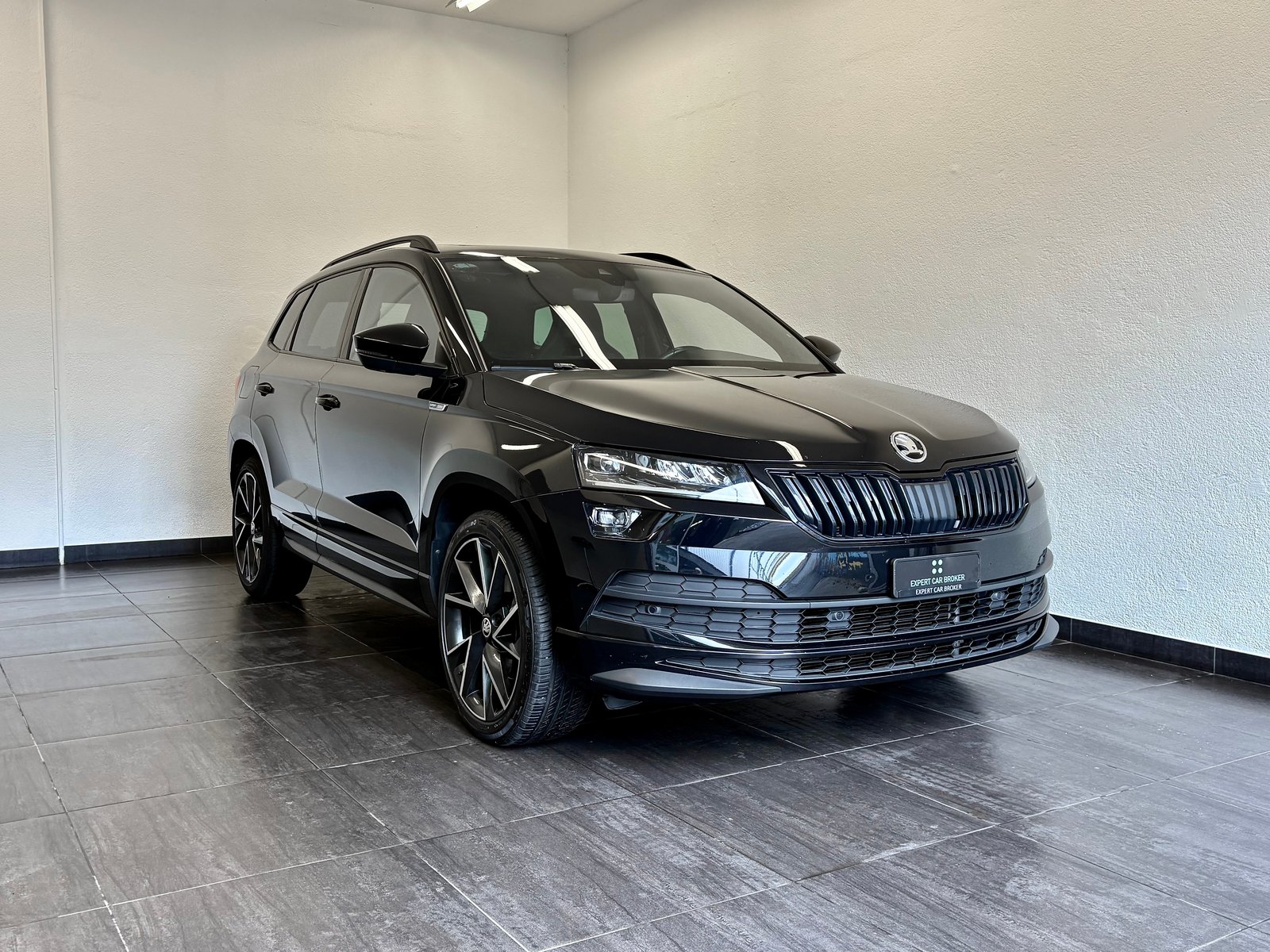 SKODA Karoq 2.0 TSI SportLine 4x4 DSG, Petrol, Second hand / Used, Automatic - 2