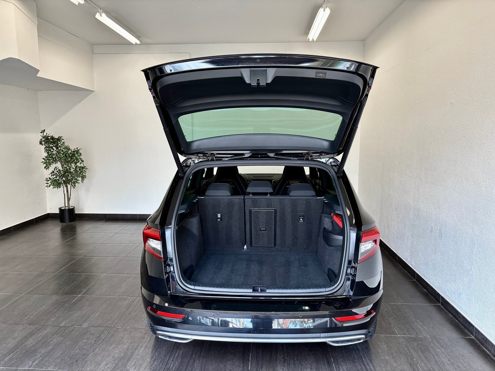 SKODA Karoq 2.0 TSI SportLine 4x4 DSG, Petrol, Second hand / Used, Automatic - 3