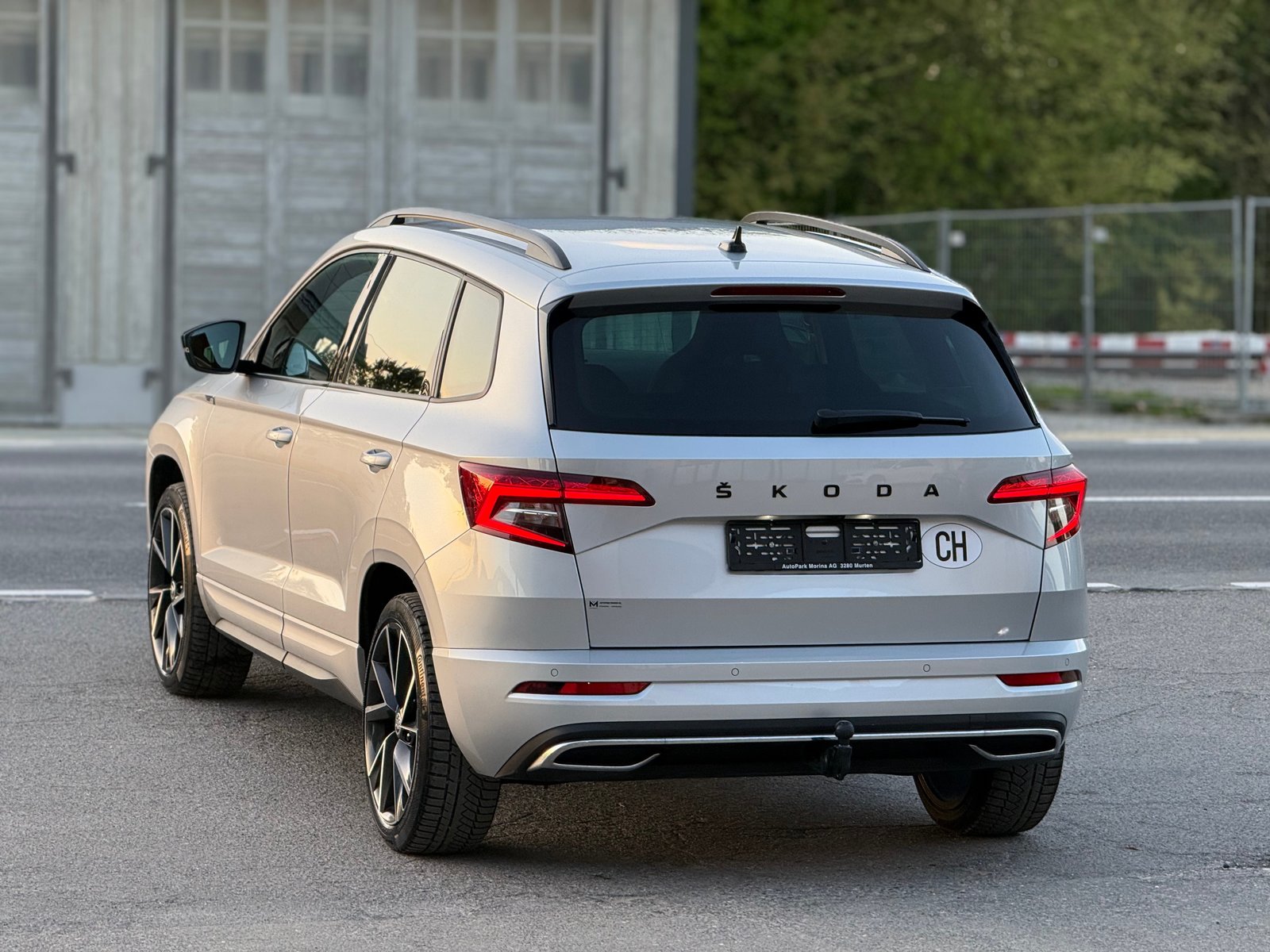 SKODA Karoq 2.0 TSI SportLine 4x4 DSG, Benzin, Occasion / Gebraucht, Automatik - 7