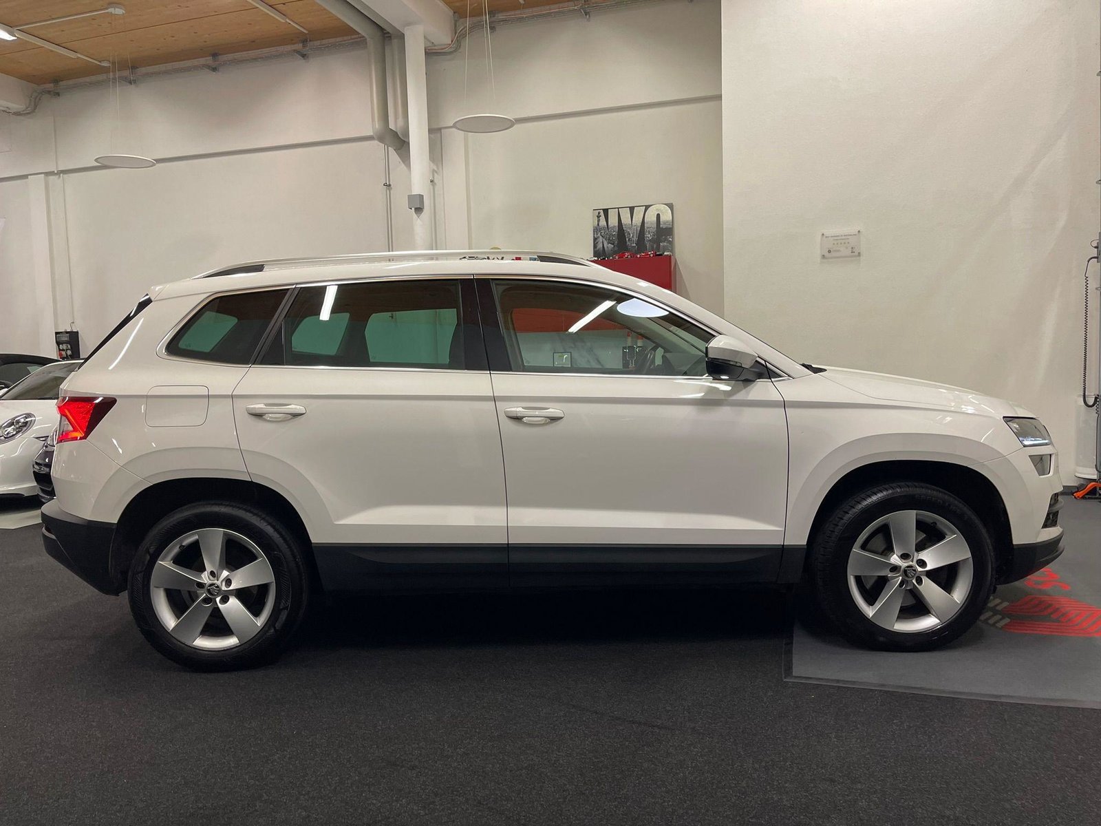 SKODA Karoq 1.5 TSI Style DSG, Petrol, Second hand / Used, Automatic - 4