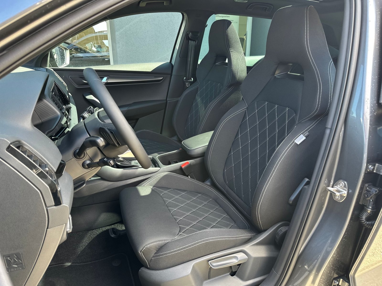 SKODA Karoq 2.0 TSI SportLine 4x4 DSG, Essence, Occasion / Utilisé, Automatique - 5