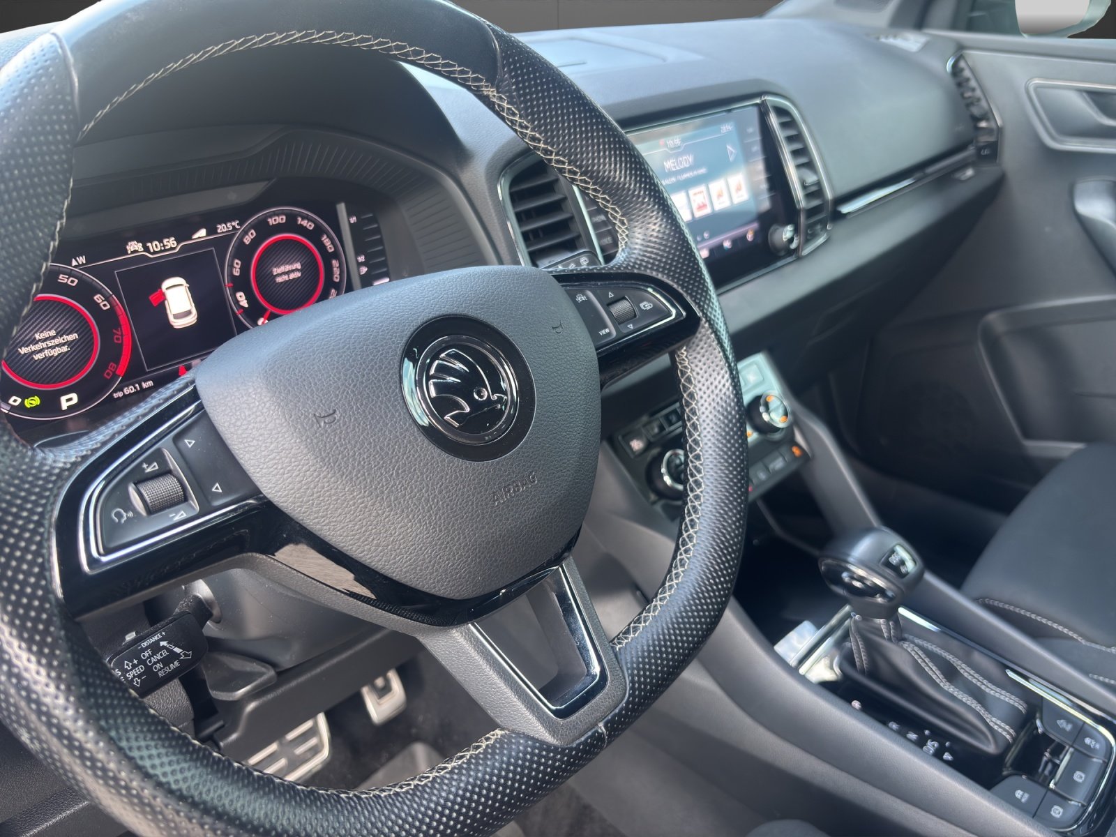 SKODA Karoq 2.0 TSI SportLine 4x4 DSG, Essence, Occasion / Utilisé, Automatique - 5