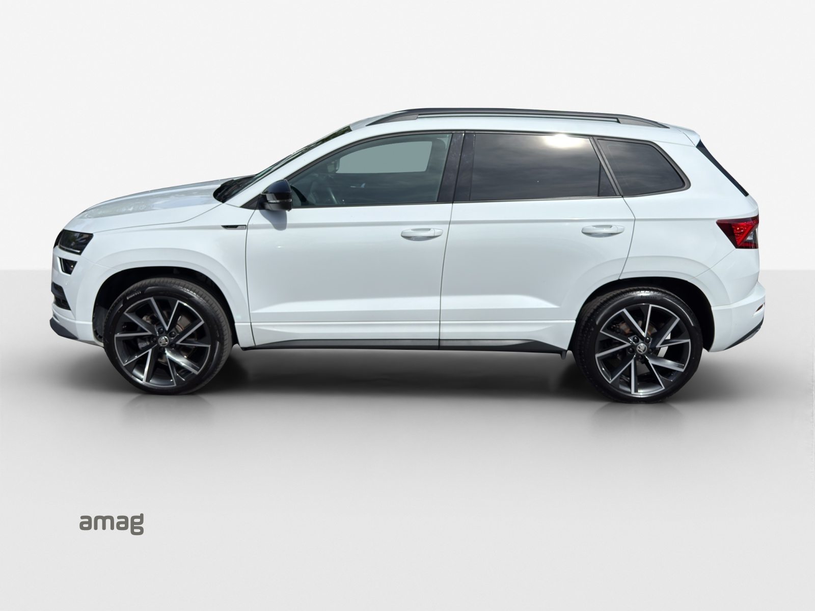 SKODA KAROQ SportLine, Petrol, Second hand / Used, Automatic - 2