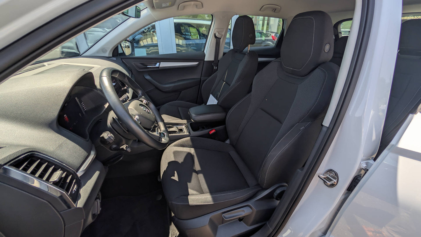 SKODA Karoq 1.5 TSI Ambition DSG, Petrol, Second hand / Used, Automatic - 7