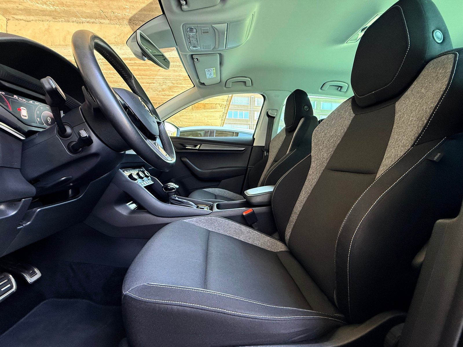 SKODA Karoq 2.0 TDI Drive 4x4 DSG-Automat AHK, Diesel, Occasion / Utilisé, Automatique - 6