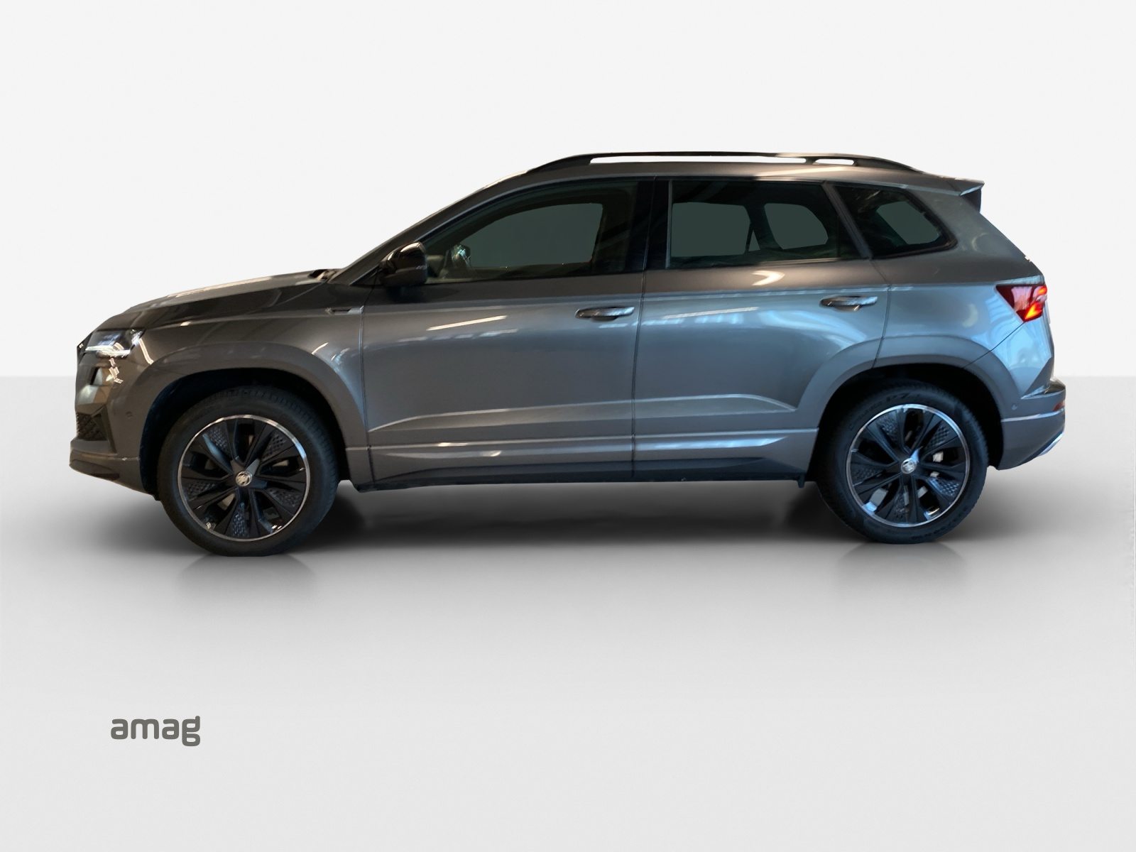SKODA NEW KAROQ SportLine, Petrol, Second hand / Used, Automatic - 2