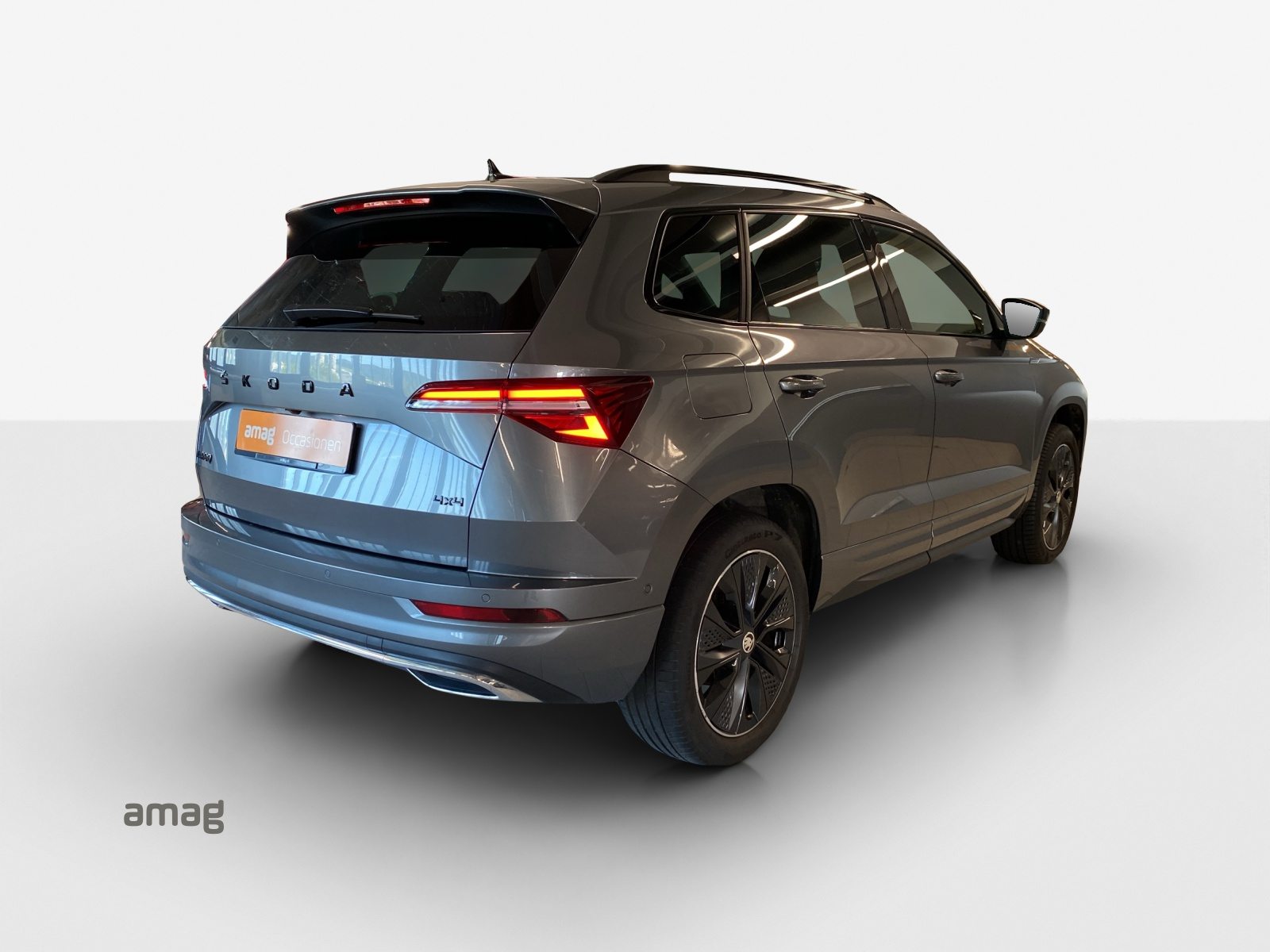 SKODA NEW KAROQ SportLine, Petrol, Second hand / Used, Automatic - 5