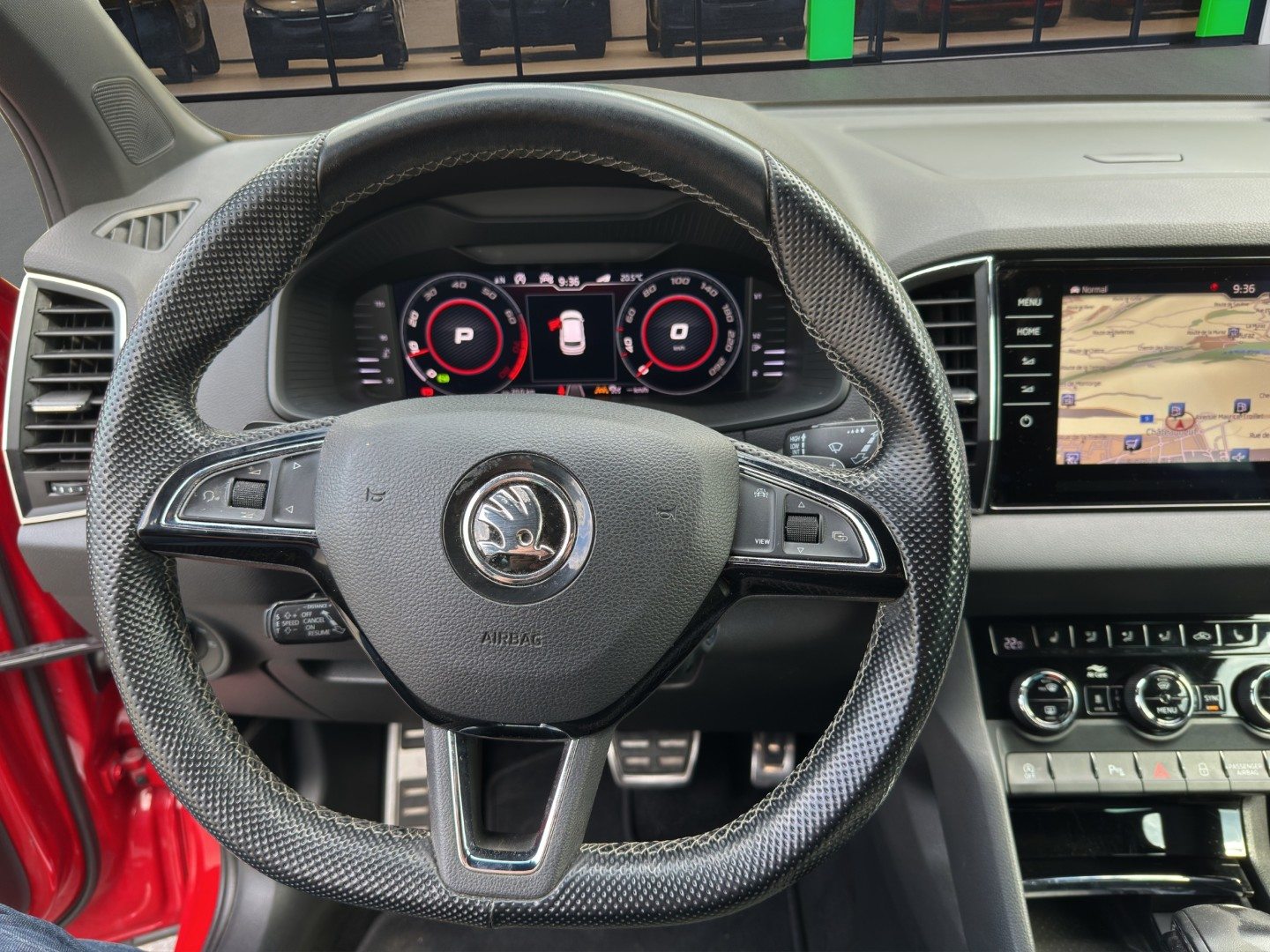 SKODA KAROQ SportLine, Benzin, Occasion / Gebraucht, Automatik - 7
