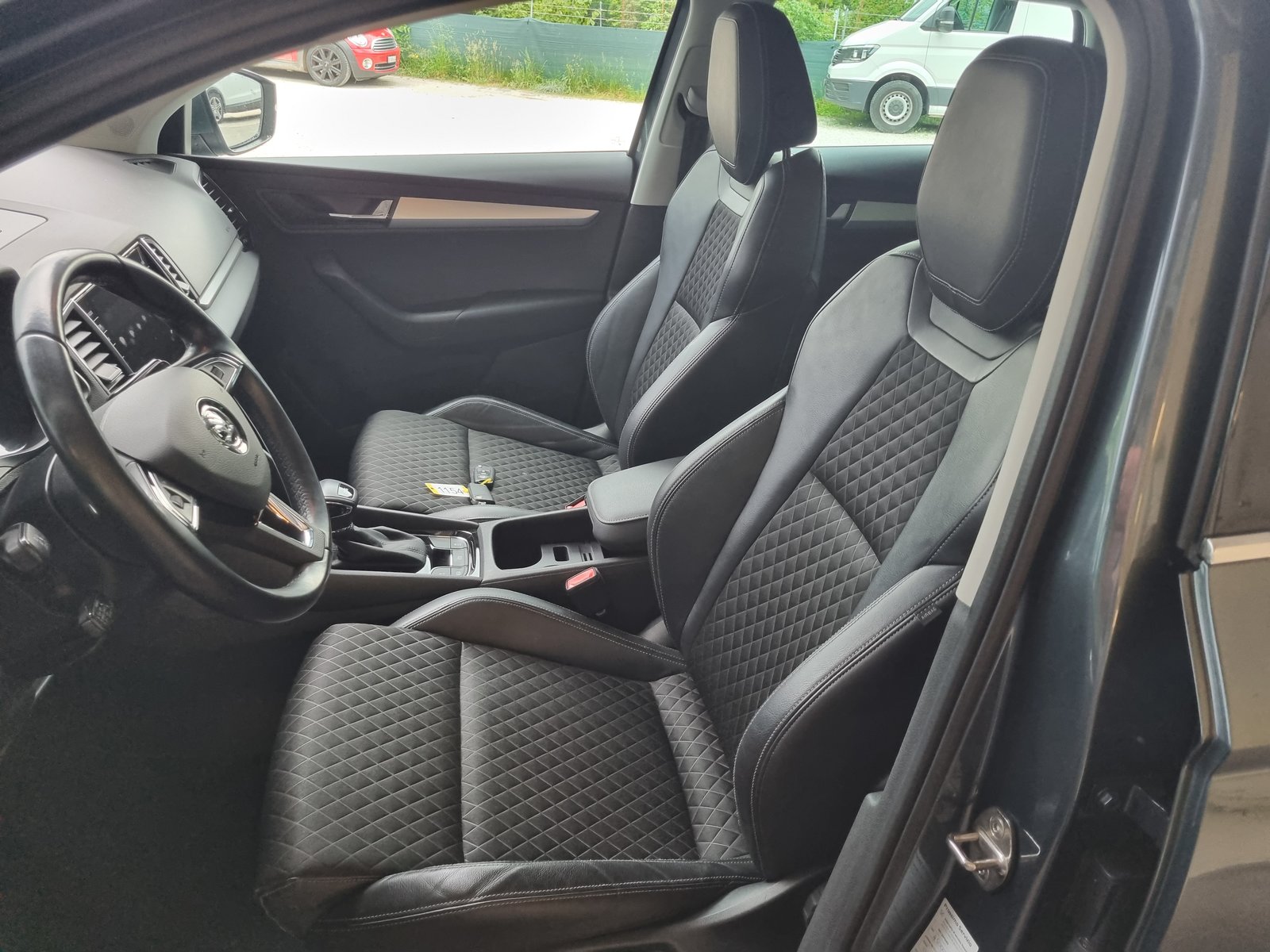 SKODA Karoq 1.6 TDI CR Smile, Diesel, Second hand / Used, Automatic - 7
