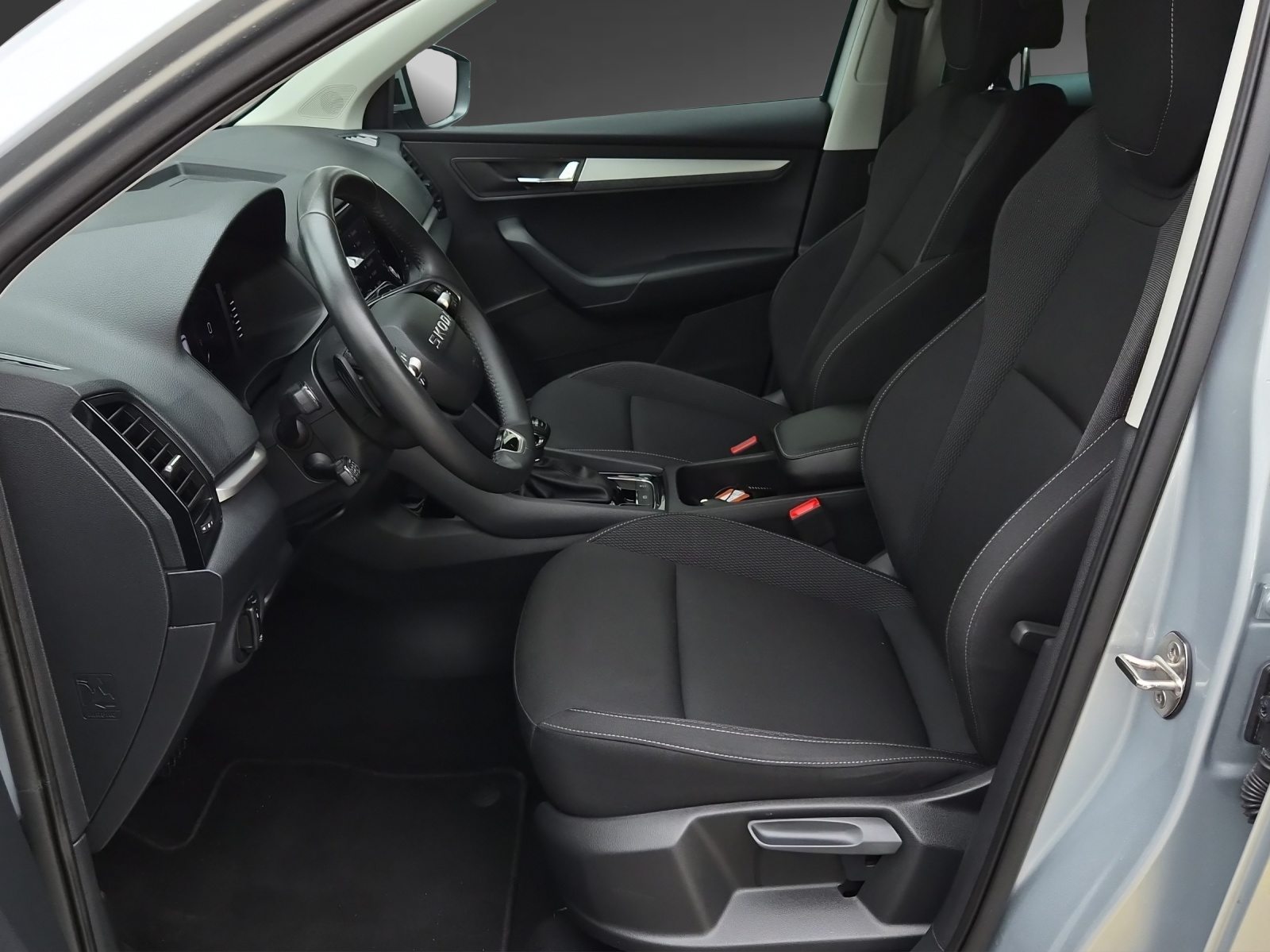 SKODA Karoq Selection, Diesel, Occasion / Gebraucht, Automatik - 6