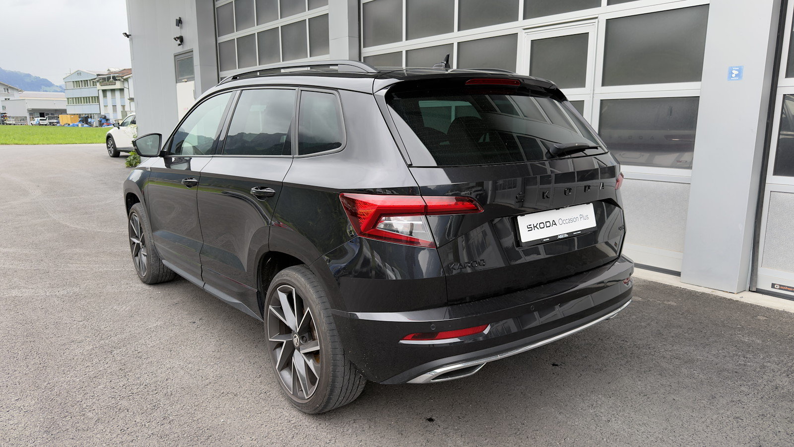 SKODA Karoq 2.0 TSI SportLine DSG 4x4, Essence, Occasion / Utilisé, Automatique - 2