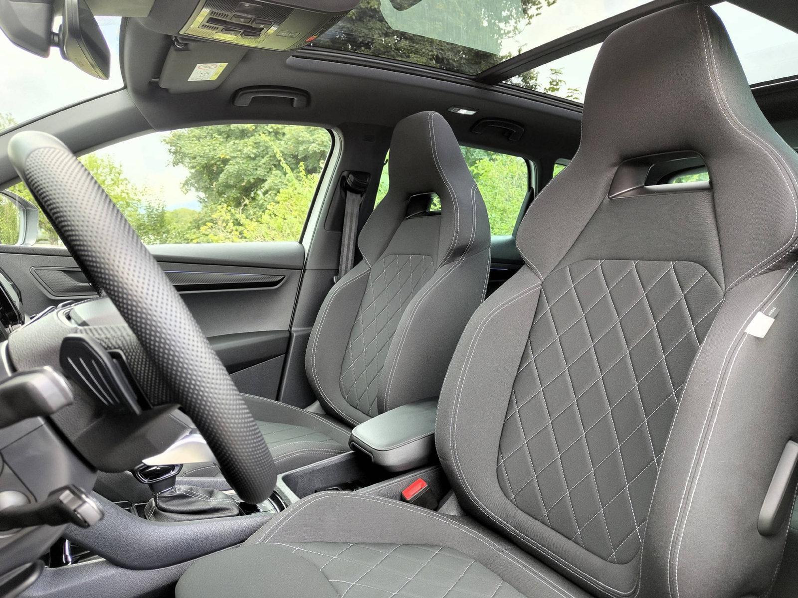 SKODA Karoq 2.0 TSI SportLine 4x4 DSG, Benzin, Occasion / Gebraucht, Automatik - 6