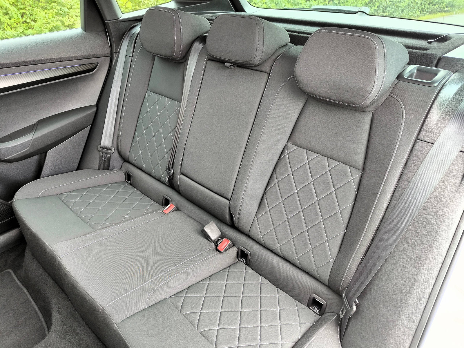 SKODA Karoq 2.0 TSI SportLine 4x4 DSG, Benzin, Occasion / Gebraucht, Automatik - 7
