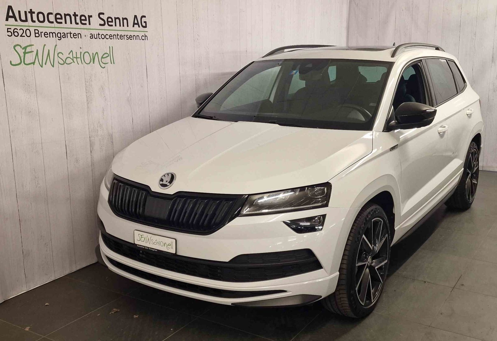 SKODA KAROQ SportLine, Petrol, Second hand / Used, Automatic - 2
