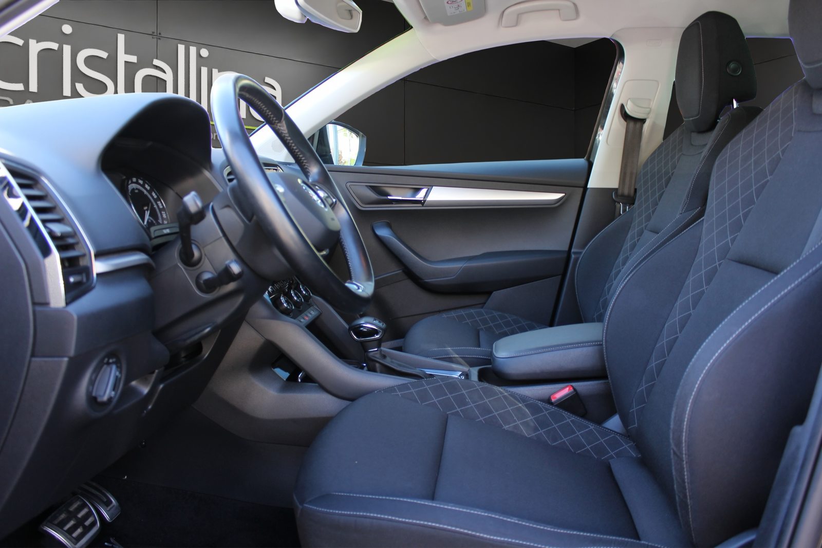 SKODA Karoq 2.0 TDI Ambition 4x4 DSG, Diesel, Occasion / Utilisé, Automatique - 7