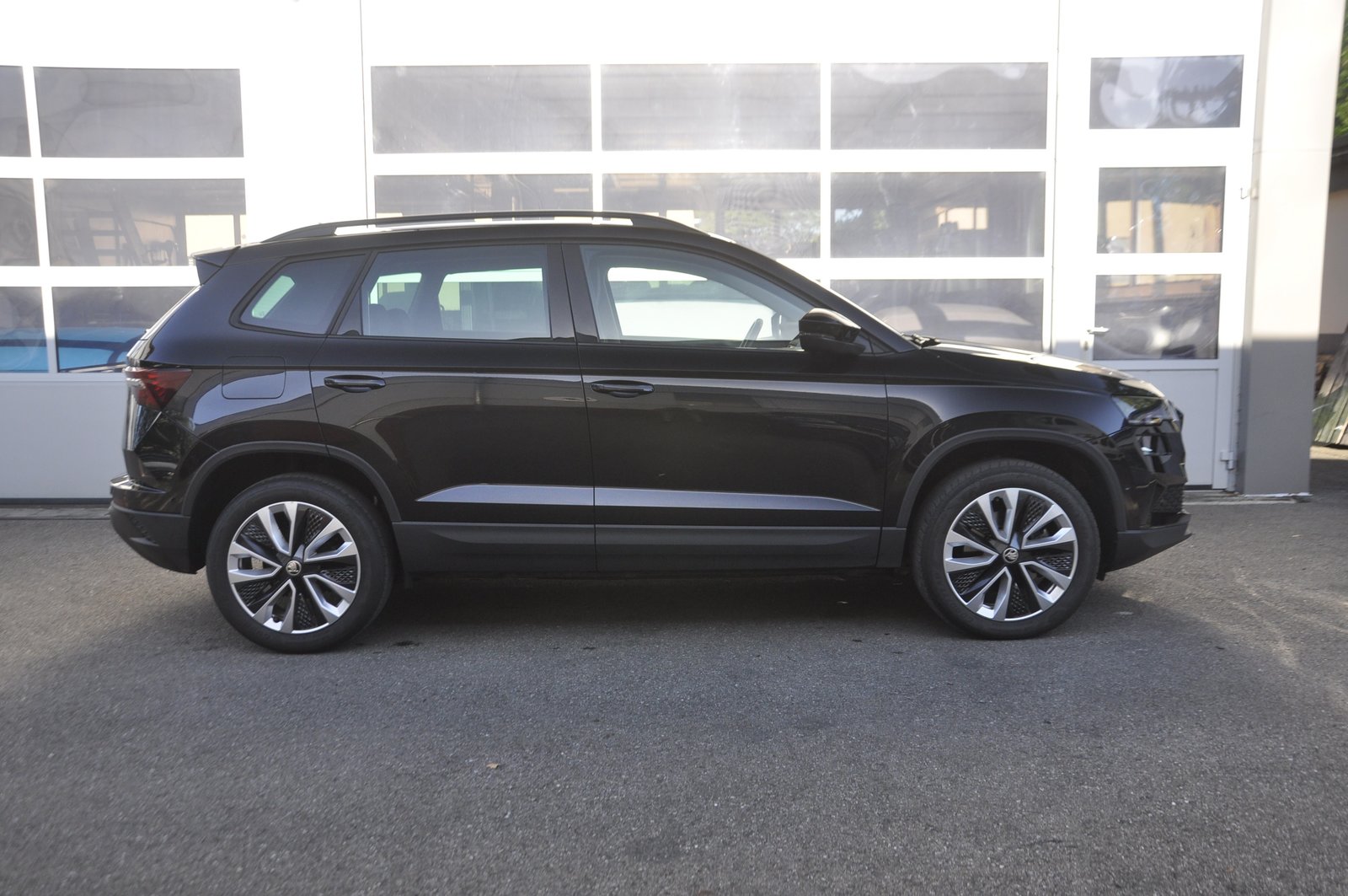 SKODA Karoq 2.0 TDI CR Style 4x4 DSG I Anhängerkupplung, Diesel, Occasion / Gebraucht, Automatik - 2