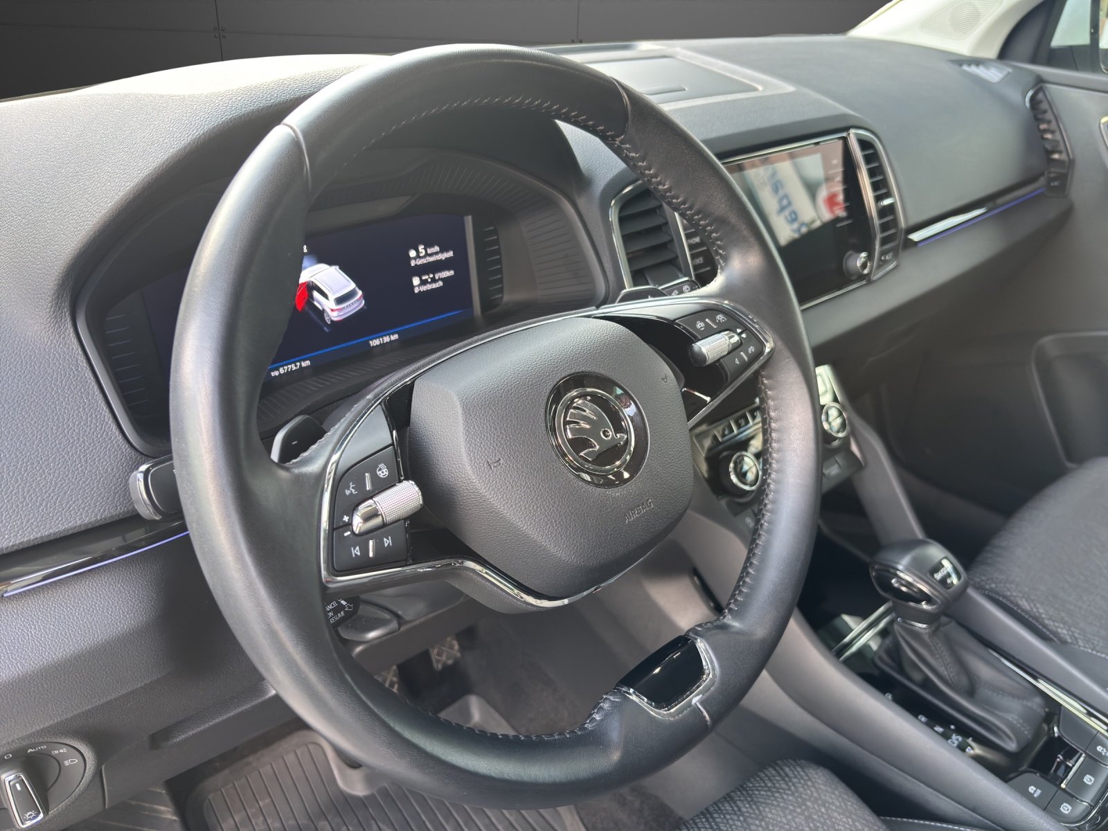 SKODA Karoq 2.0 TDI CR Style 4x4 DSG, Diesel, Occasion / Utilisé, Automatique - 4