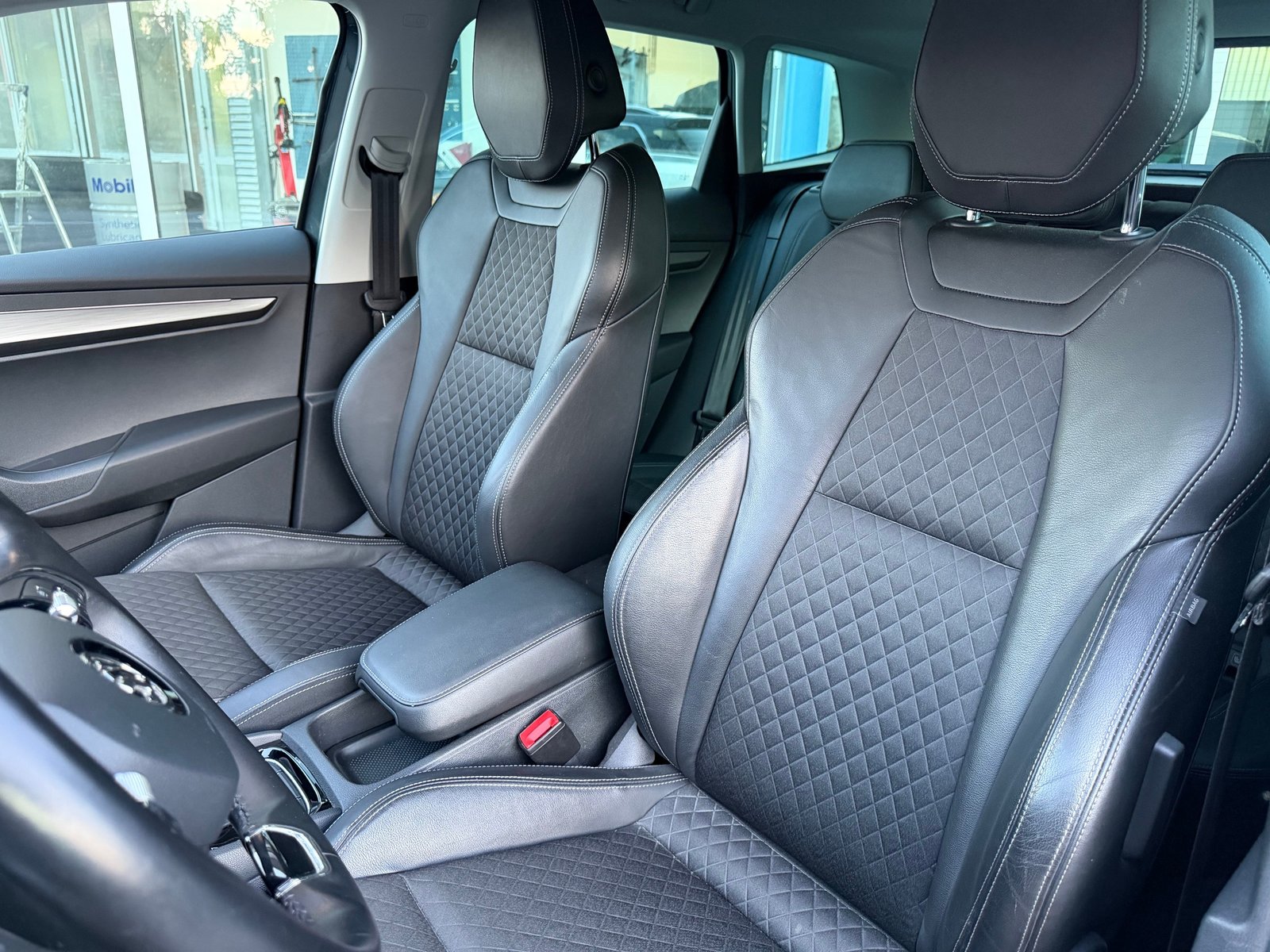 SKODA Karoq 1.5 TSI ACT Style DSG, Petrol, Second hand / Used, Automatic - 7