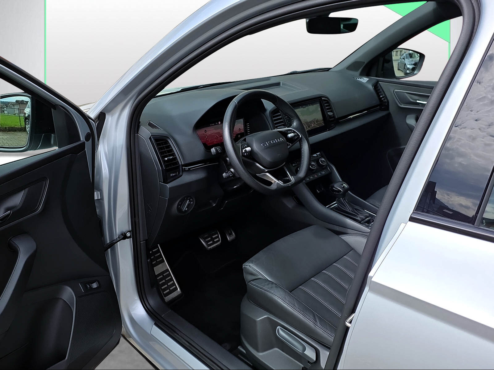 SKODA Karoq Sportline, Petrol, Second hand / Used, Automatic - 6