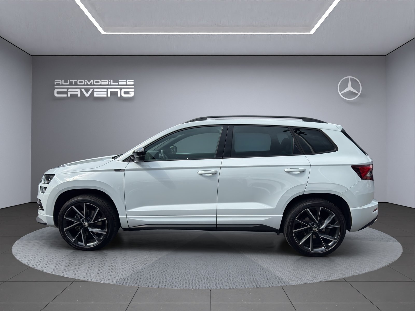 SKODA Karoq 2.0 TSI SportLine 4x4 DSG, Benzin, Occasion / Gebraucht, Automatik - 2