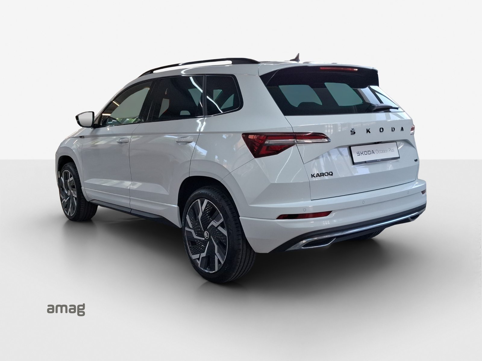 SKODA NEW KAROQ SportLine, Petrol, Second hand / Used, Automatic - 3