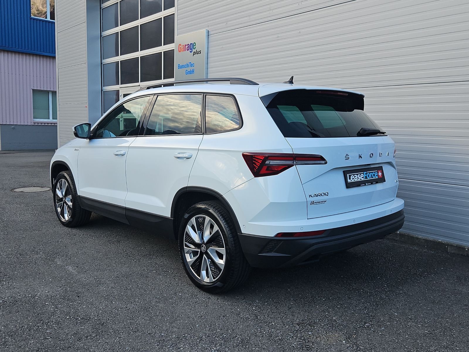 SKODA Karoq 2.0 TDI Style 4x4 DSG, Diesel, Occasion / Utilisé, Automatique - 3