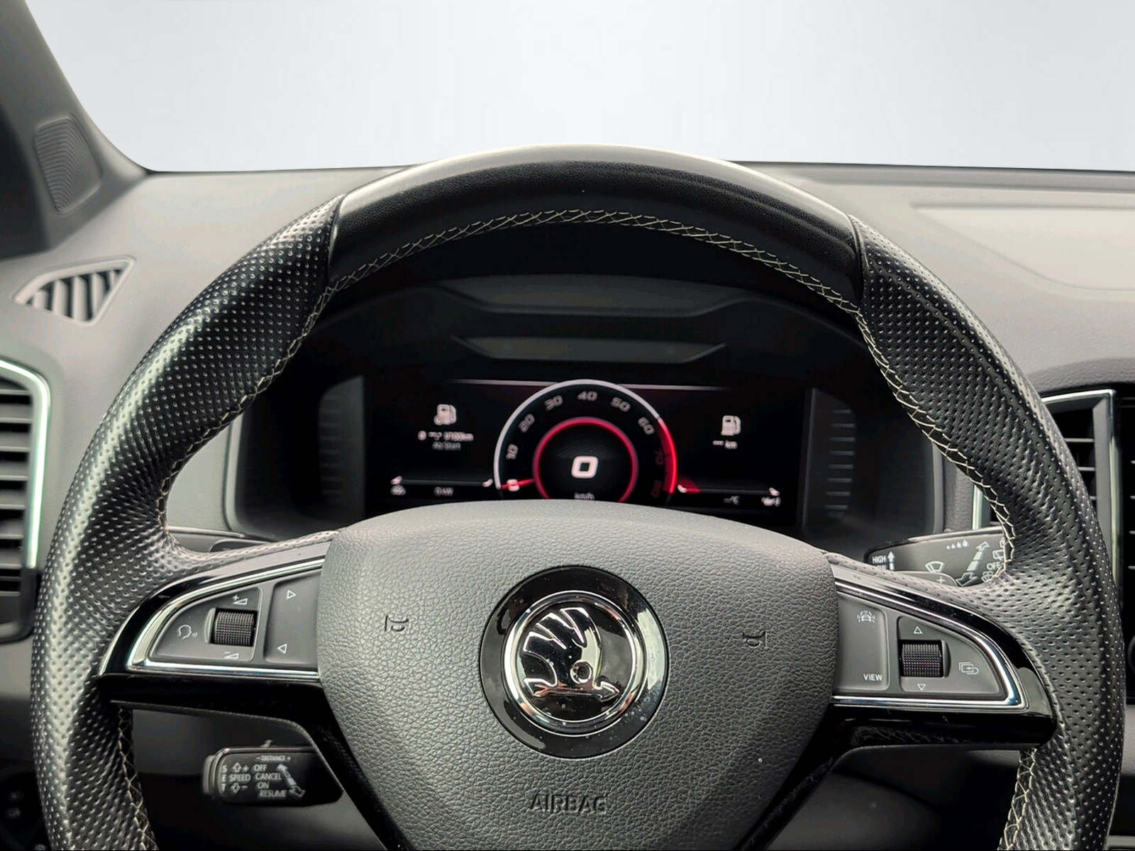 SKODA KAROQ 2.0 TSI SPORTLINE DSG 4X4, Benzin, Occasion / Gebraucht, Automatik - 7