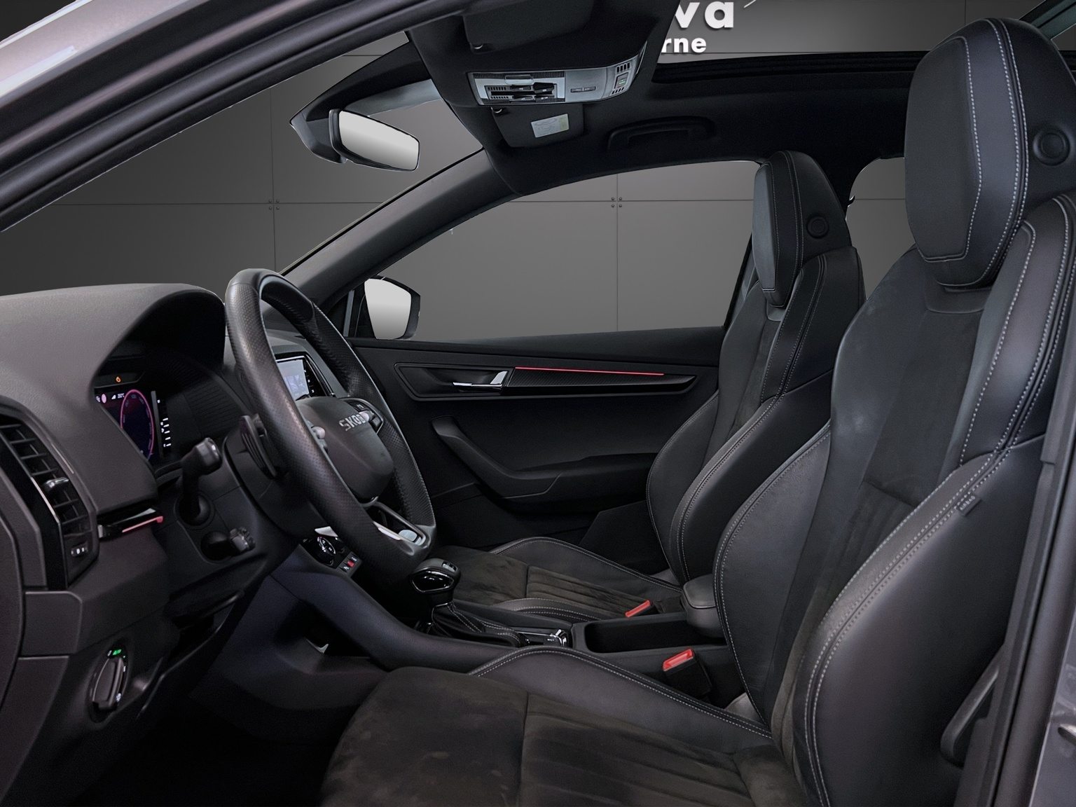 SKODA Karoq Sportline, Benzin, Occasion / Gebraucht, Automatik - 6