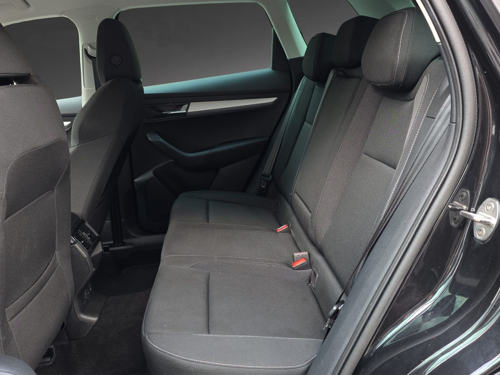 SKODA Karoq Selection, Diesel, Occasion / Gebraucht, Automatik - 7