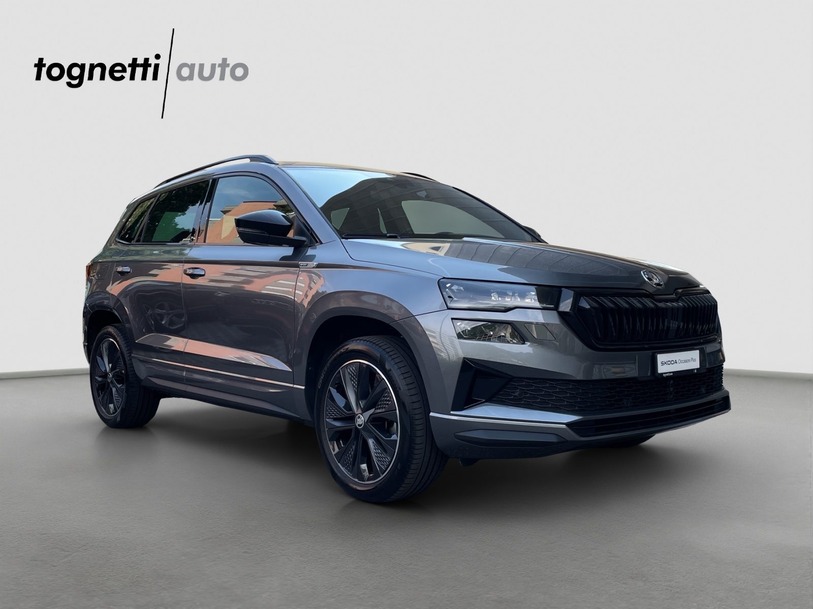 SKODA NEW KAROQ SportLine, Petrol, Second hand / Used, Automatic - 2