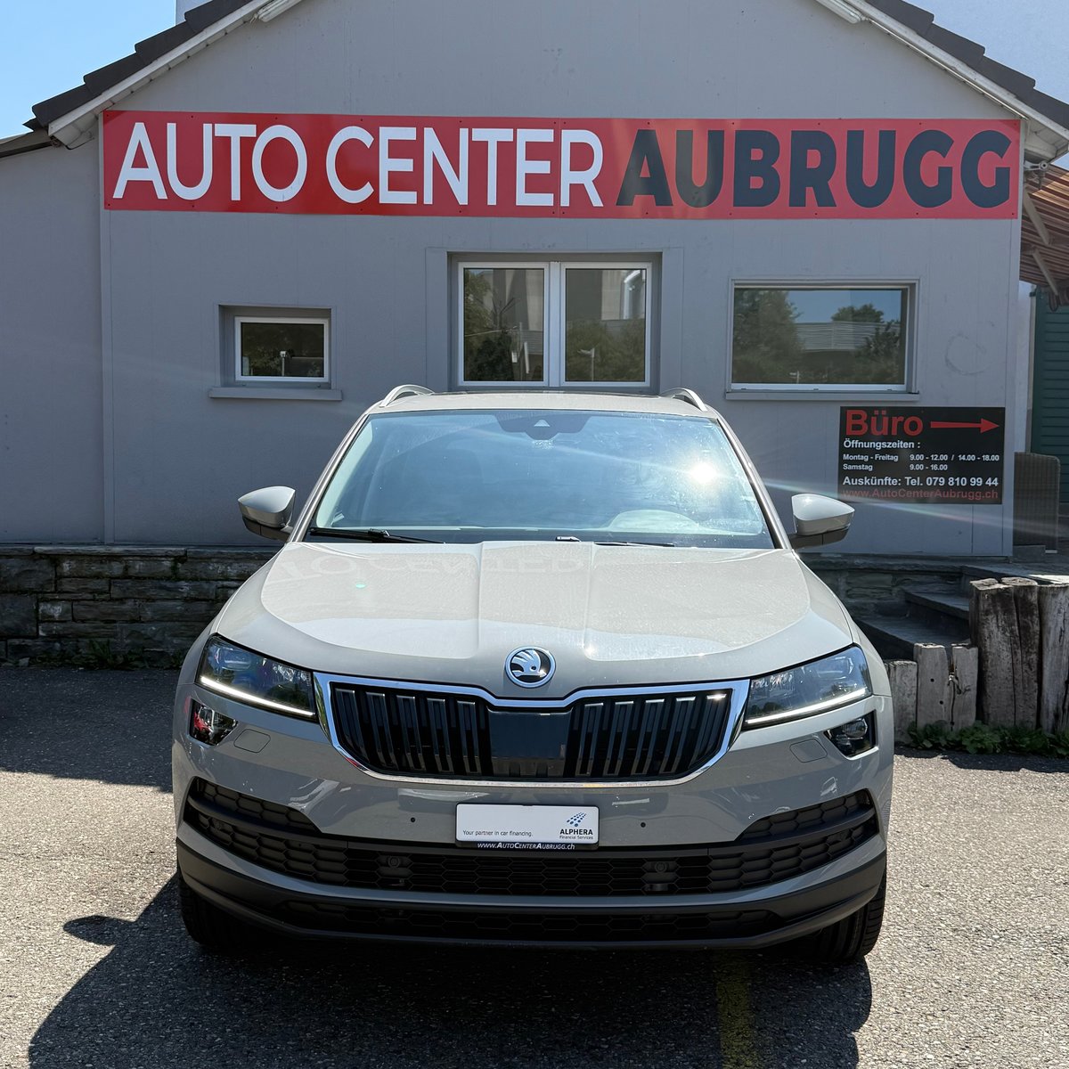 SKODA Karoq 2.0 TDI CR Style 4x4 DSG *ALCANTARA-SITZE - PANO, Diesel, Second hand / Used, Automatic - 3
