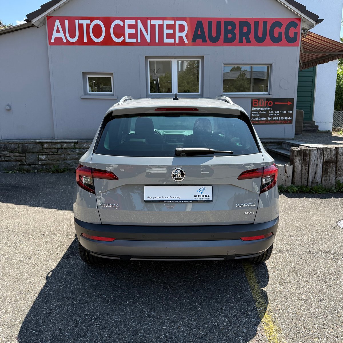 SKODA Karoq 2.0 TDI CR Style 4x4 DSG *ALCANTARA-SITZE - PANO, Diesel, Second hand / Used, Automatic - 5