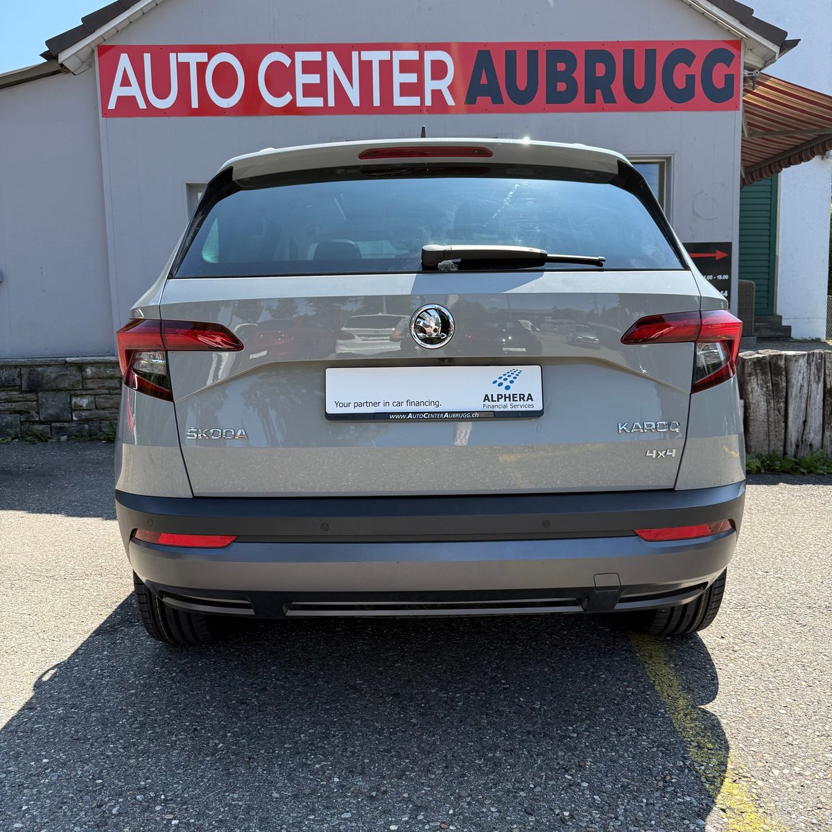 SKODA Karoq 2.0 TDI CR Style 4x4 DSG *ALCANTARA-SITZE - PANO, Diesel, Second hand / Used, Automatic - 6